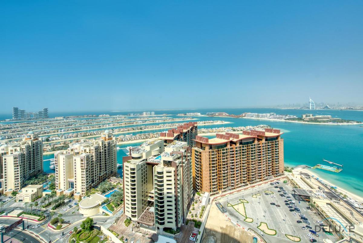 Calm Studio at The Palm Tower Palm Jumeirah by Deluxe Holiday Homes