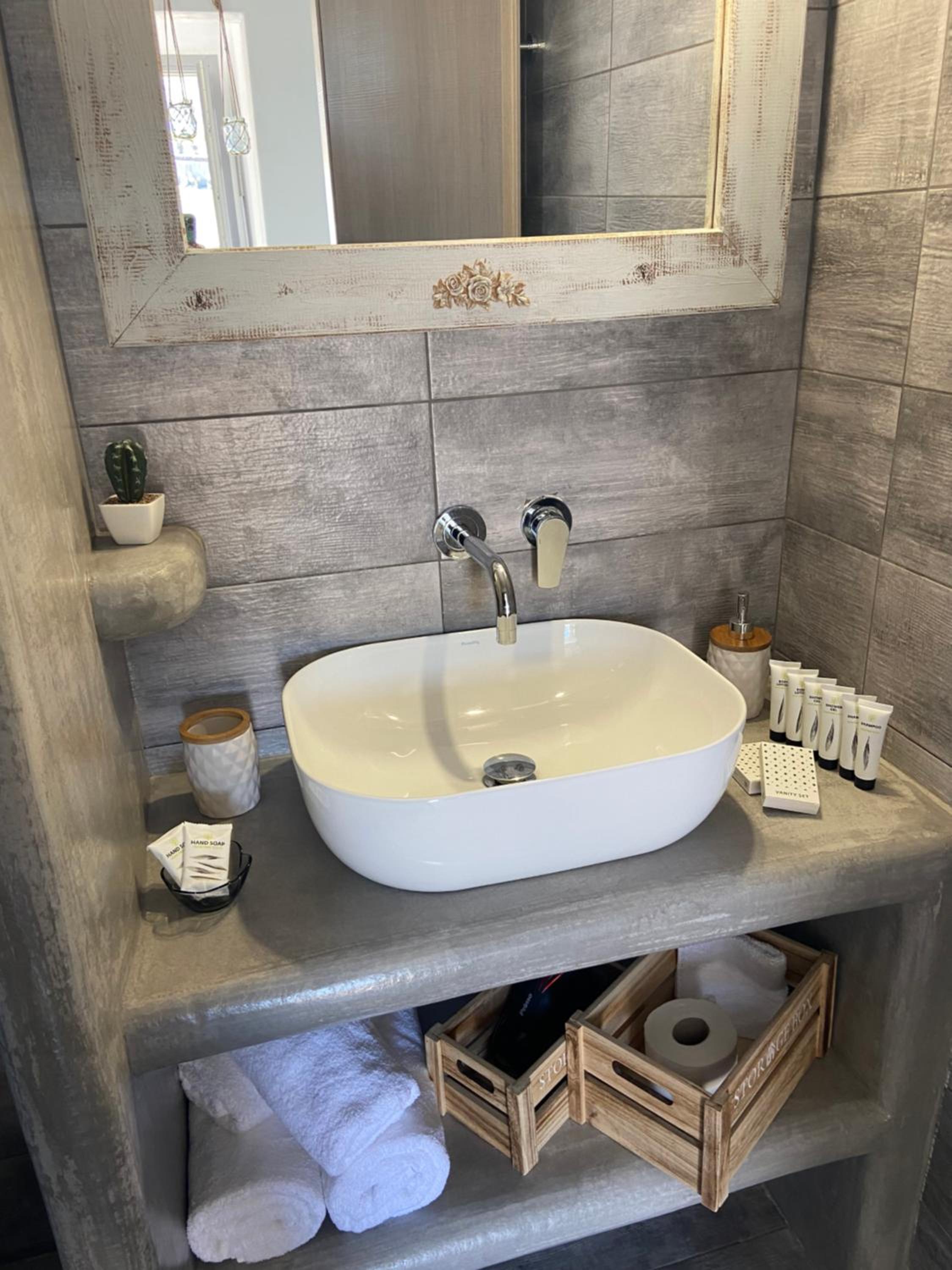 Aeron Suites