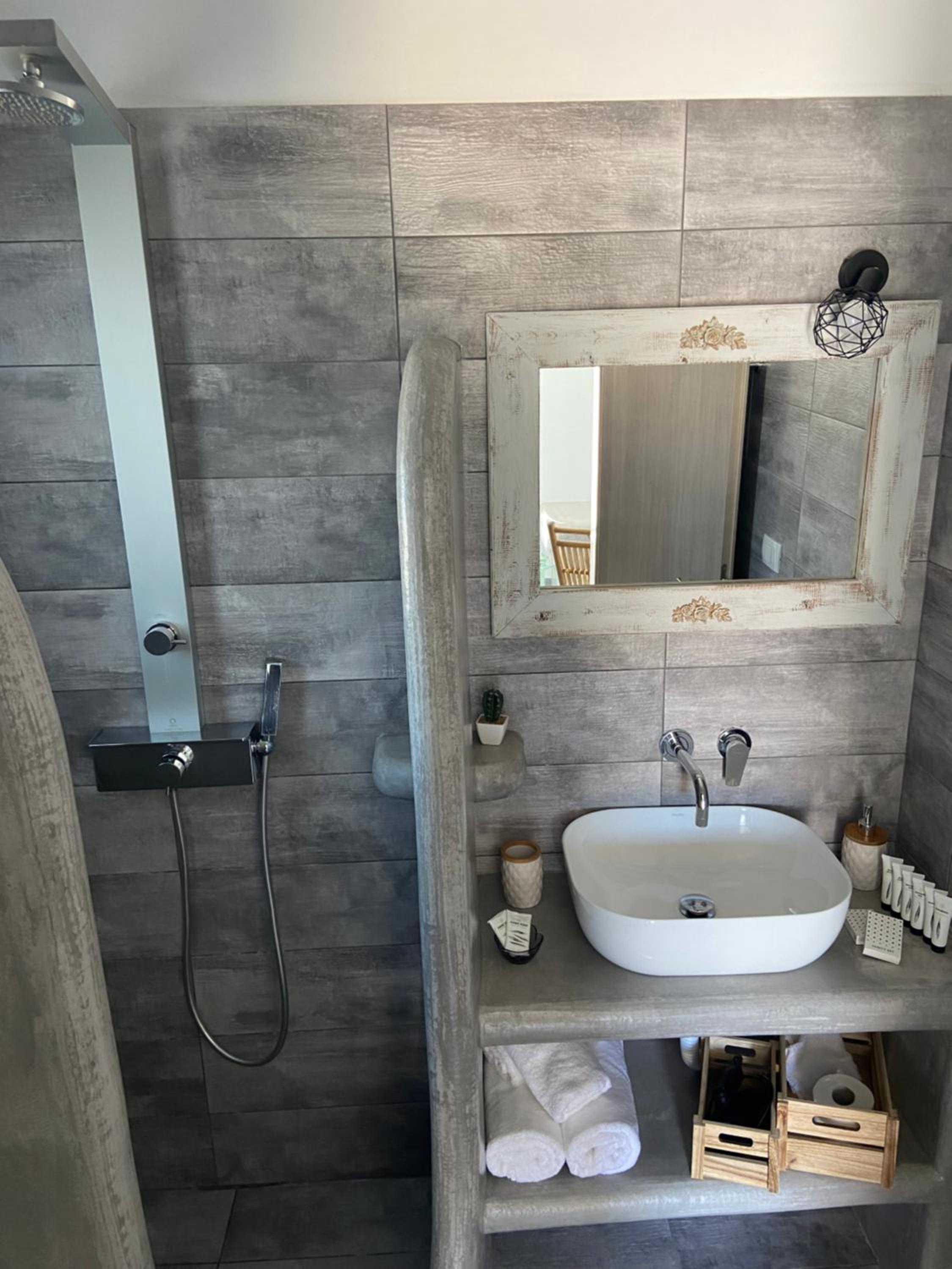 Aeron Suites
