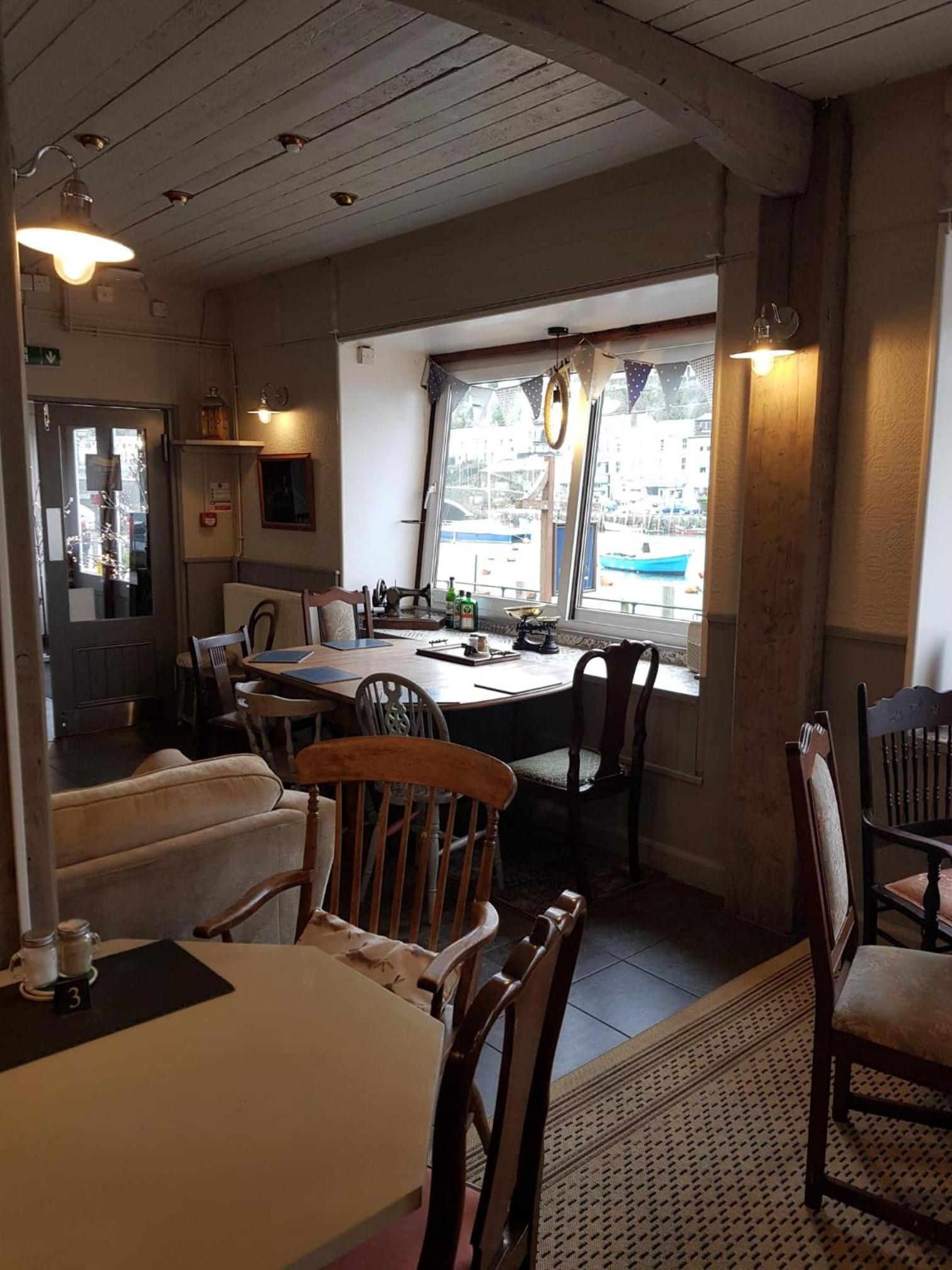Harbour Moon Inn