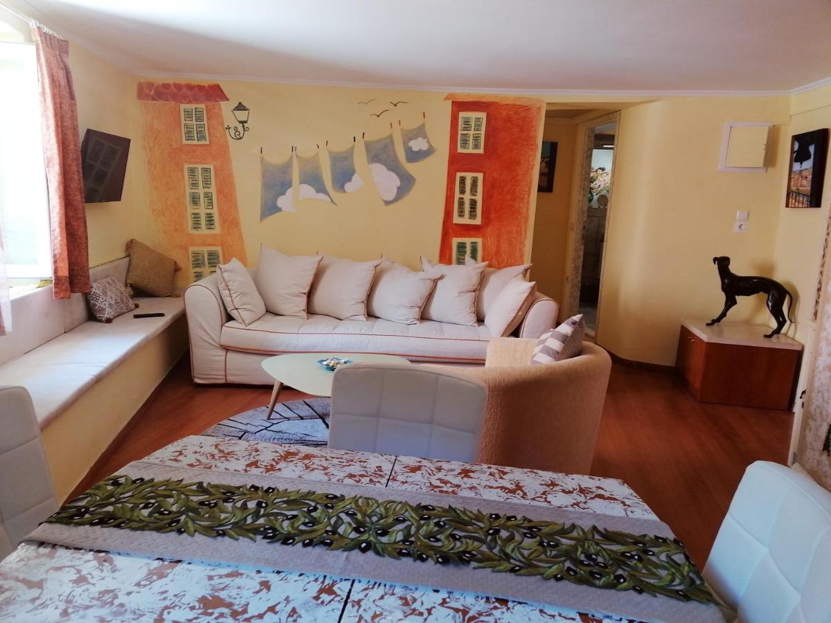 Venetian Well Cozy Apartment Corfu Old Town view 2