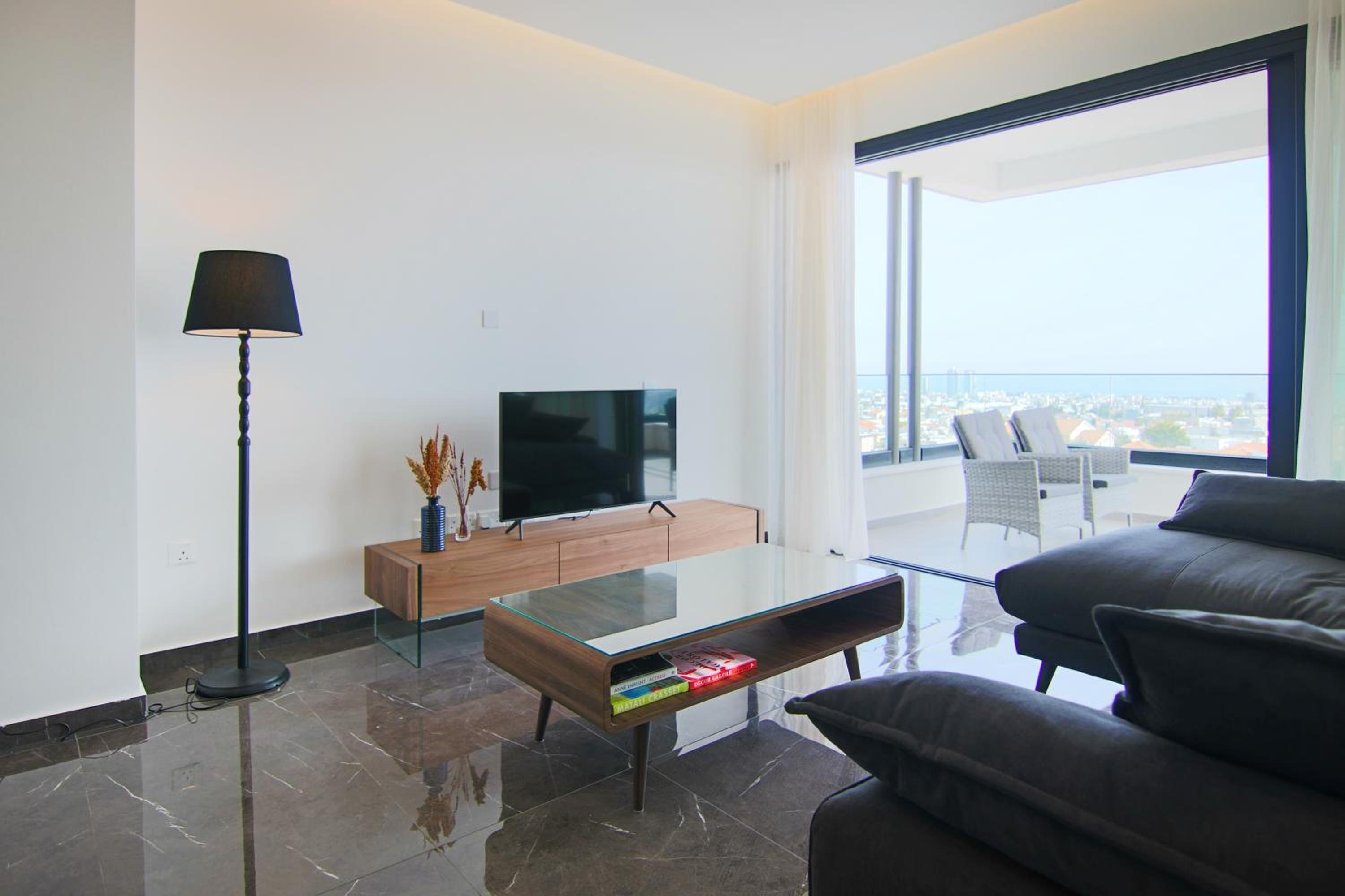Phaedrus Living: Sea View Anna Residence 302 view 4