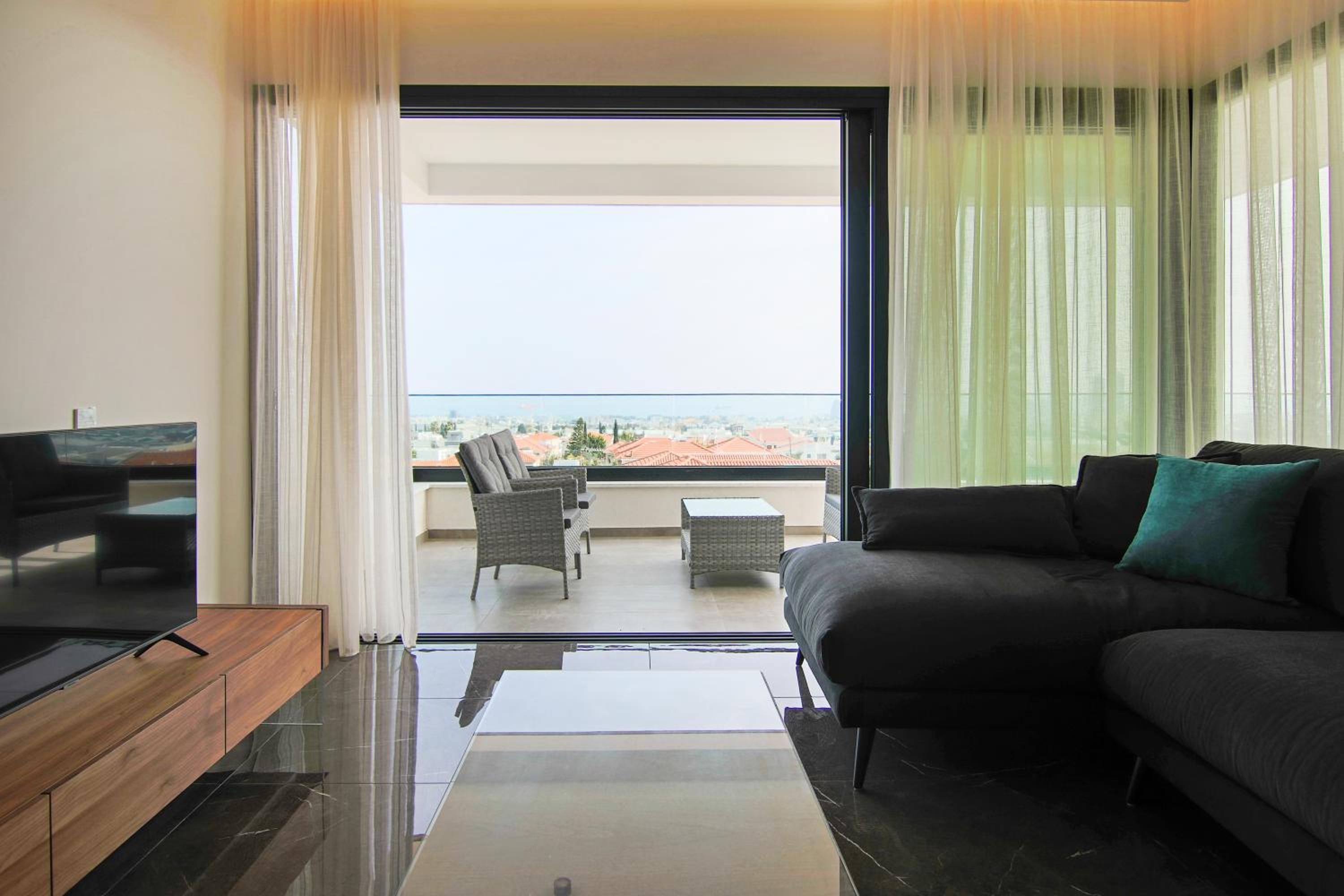 Phaedrus Living: Sea View Anna Residence 302 view 3