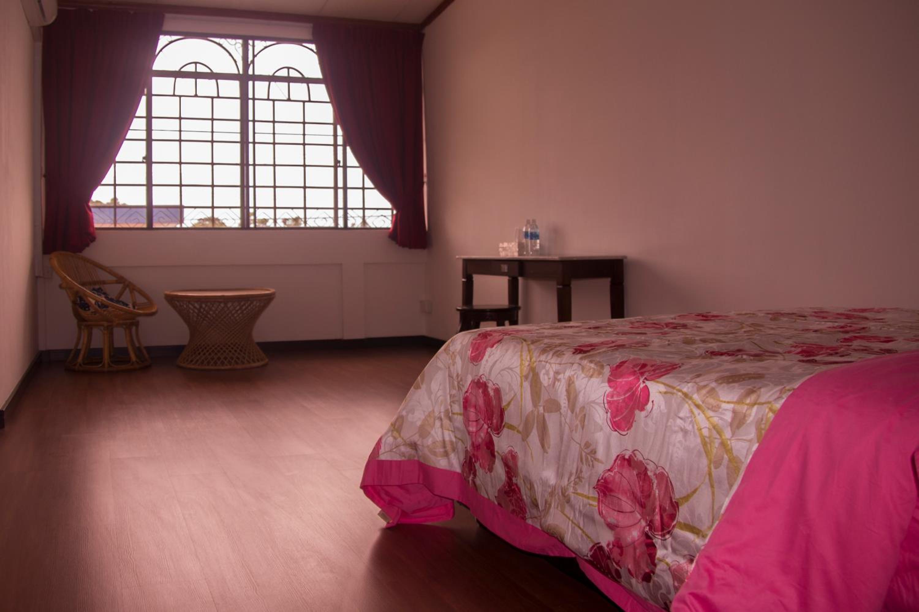 HAKS Boutique B&B with Pool & Farm-to-Table Dining