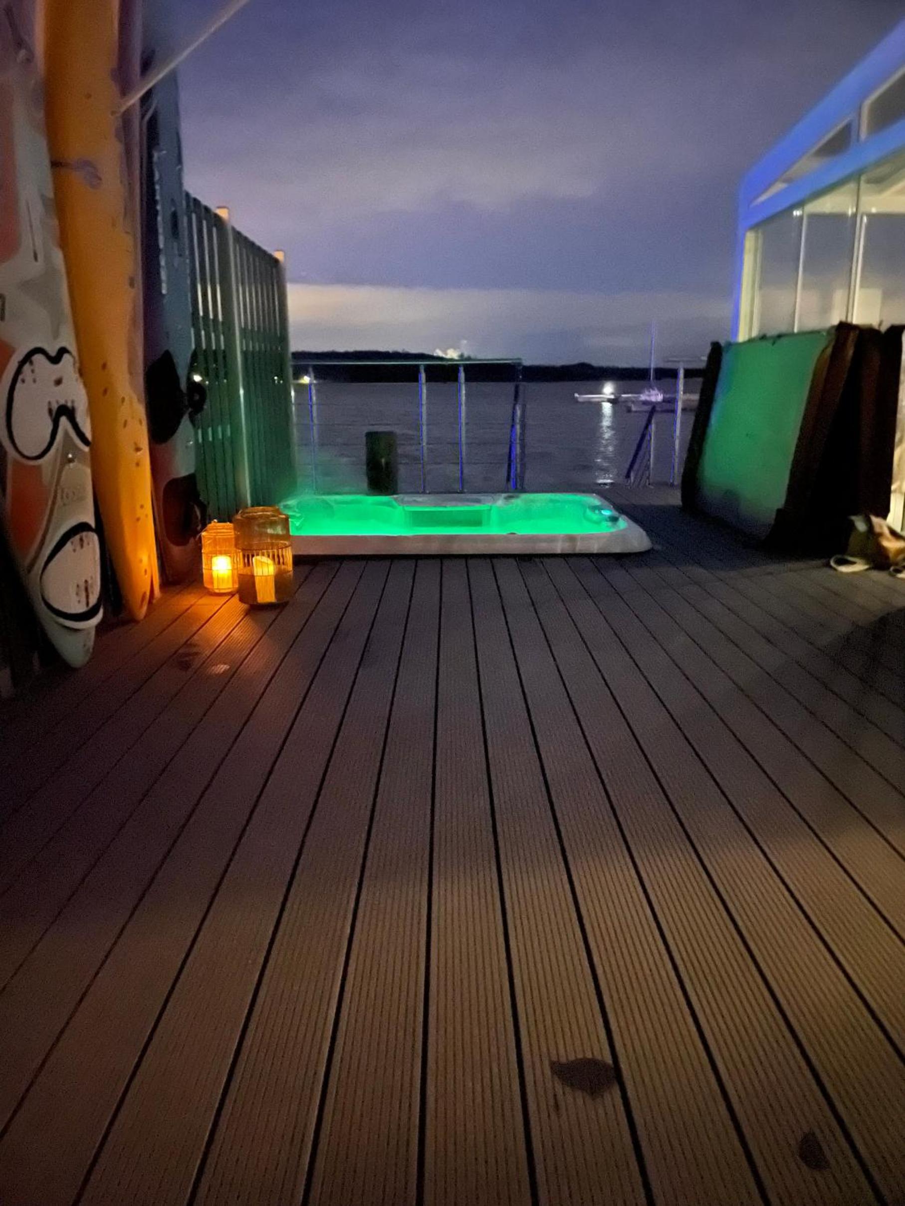Seehaus Pippa mit Sauna and Whirlpool direkt am See