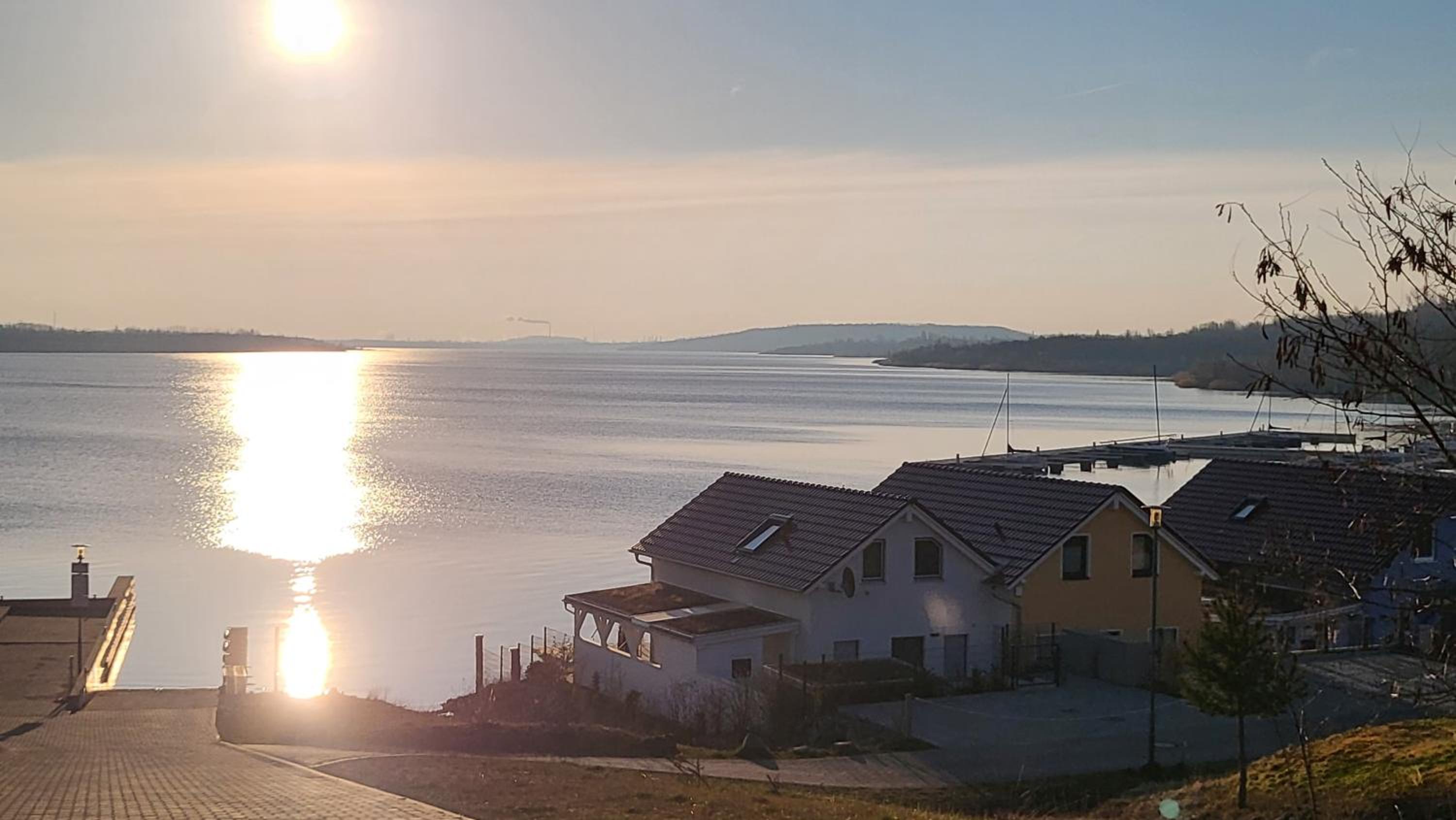 Seehaus Pippa mit Sauna and Whirlpool direkt am See