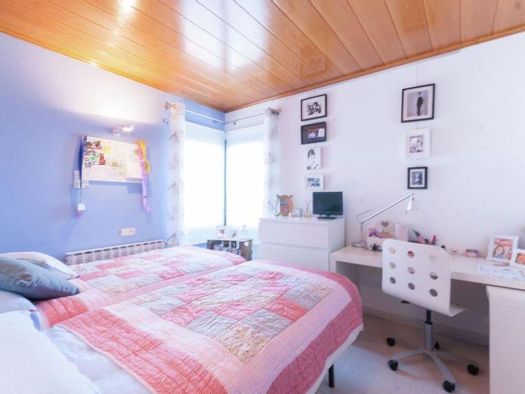 Cozy holiday home with pool in St Pere Pescador view 3
