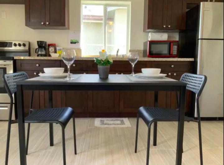 COZY Private Apts in Hollywood By Hard Rock Casino! view 4