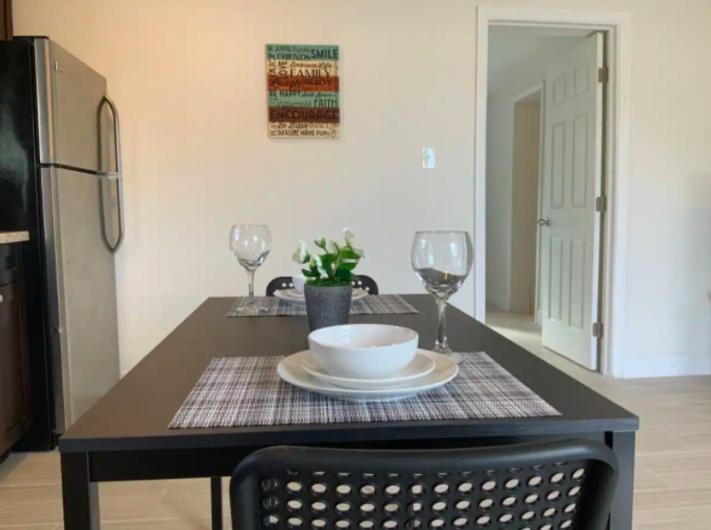COZY Private Apts in Hollywood By Hard Rock Casino! view 5