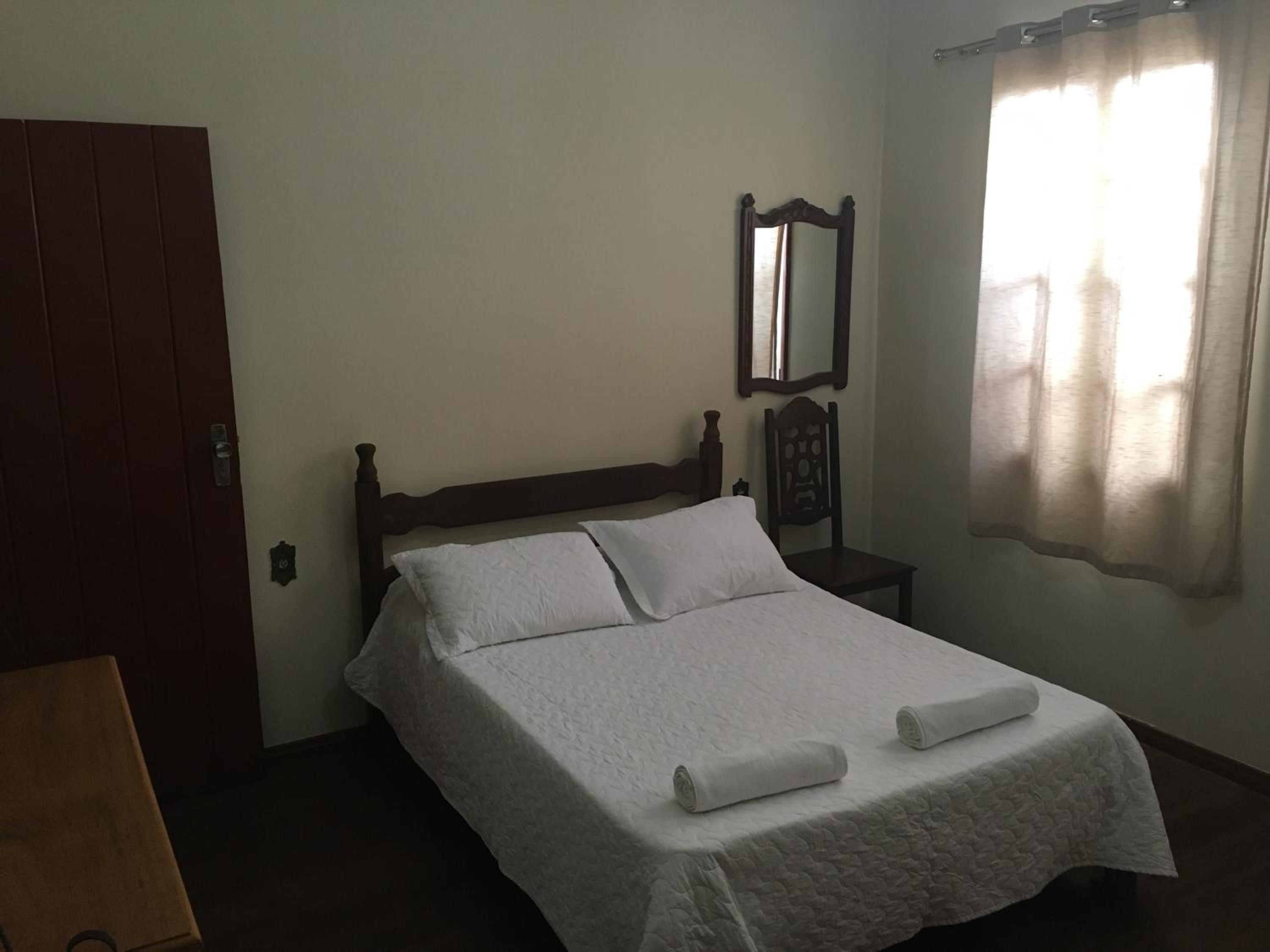CASA RAIZ cama, café e prosa