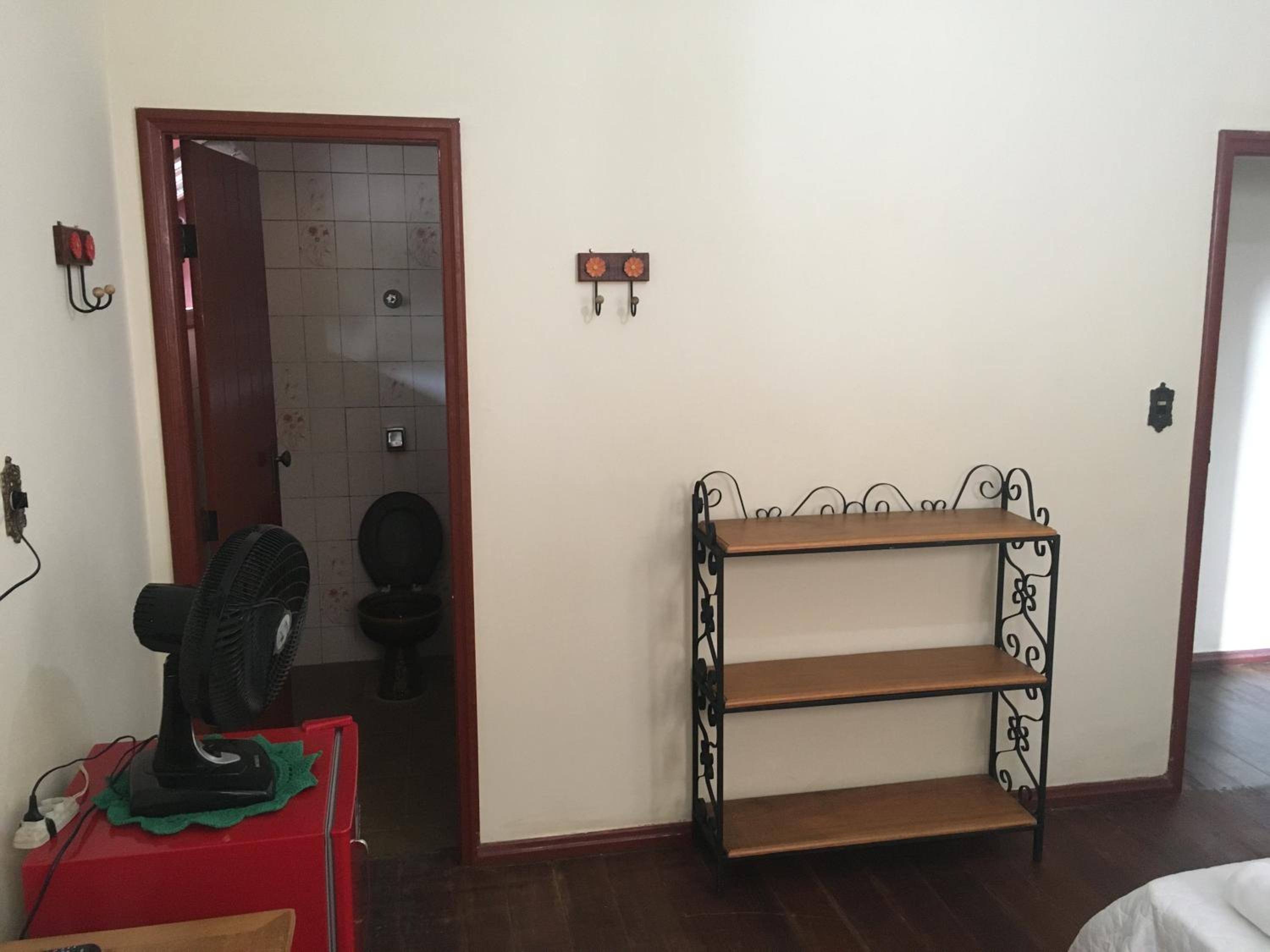CASA RAIZ cama, café e prosa