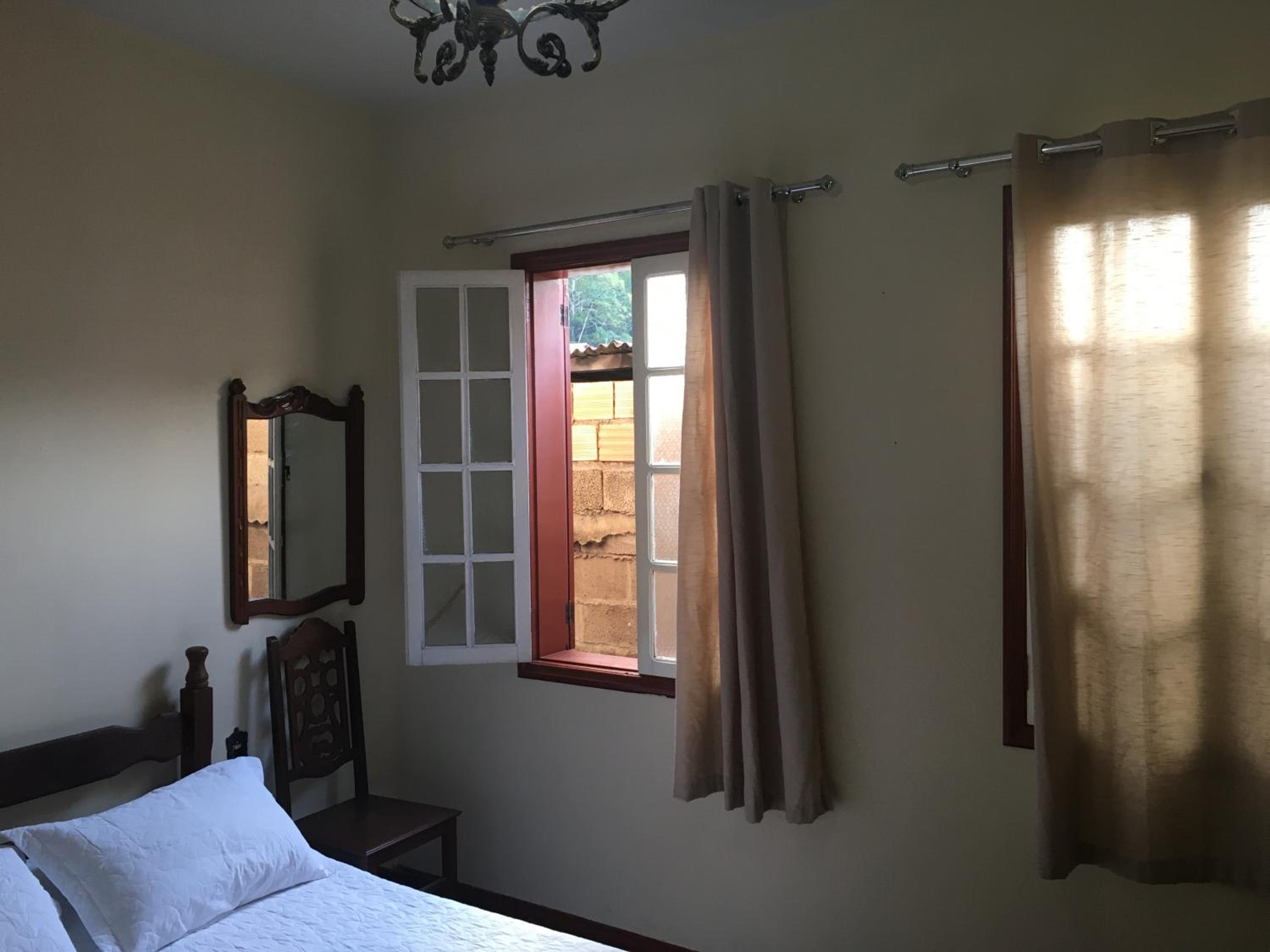 CASA RAIZ cama, café e prosa