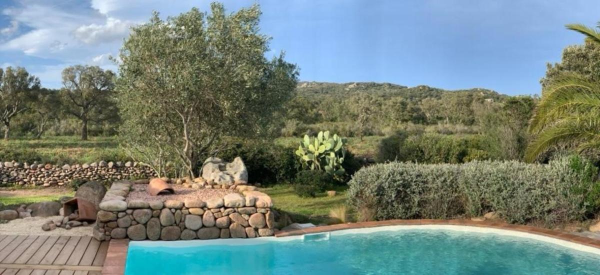 Villa pleine de charme avec piscine proches des plages view 4