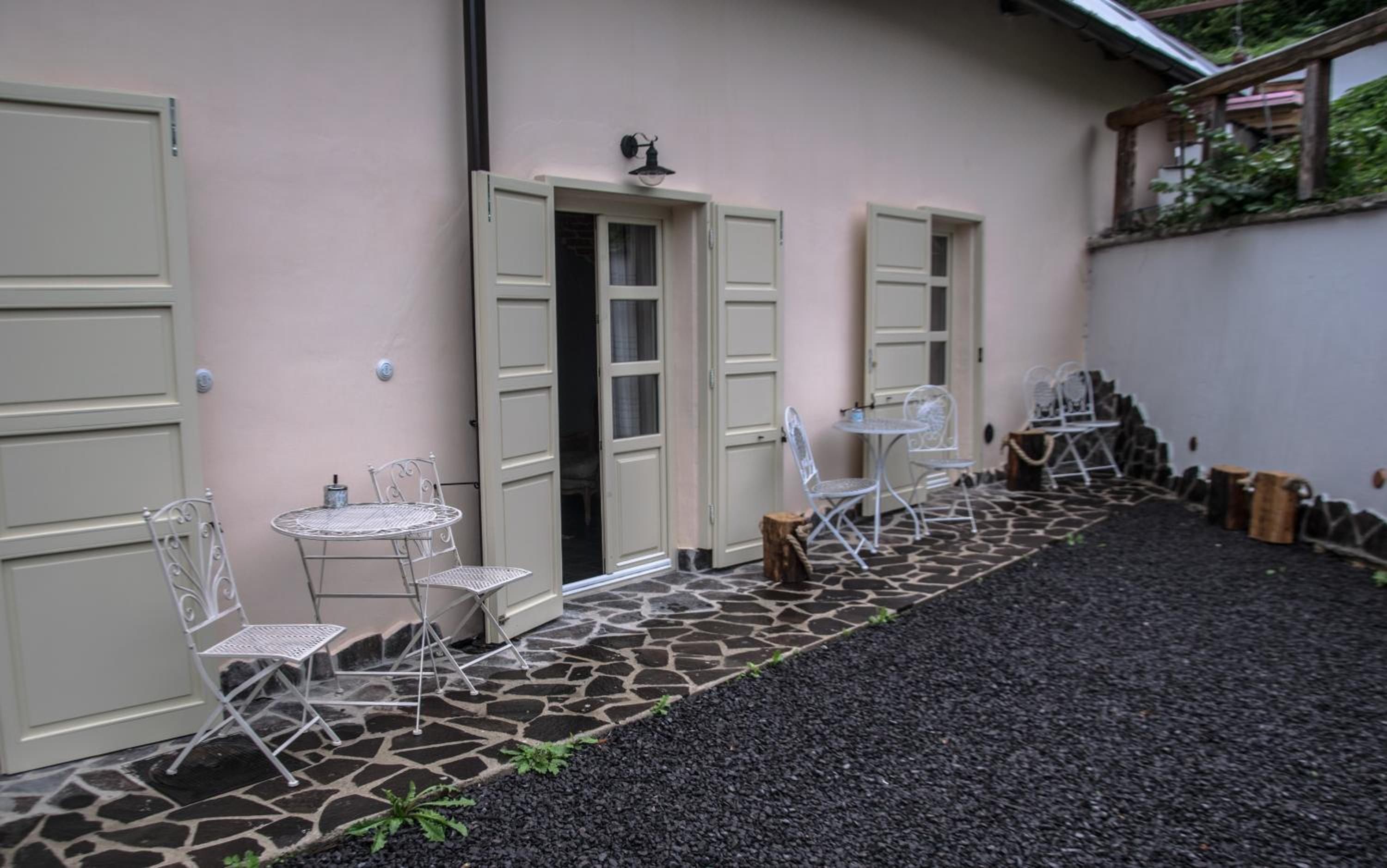 Apartmany pod schodami