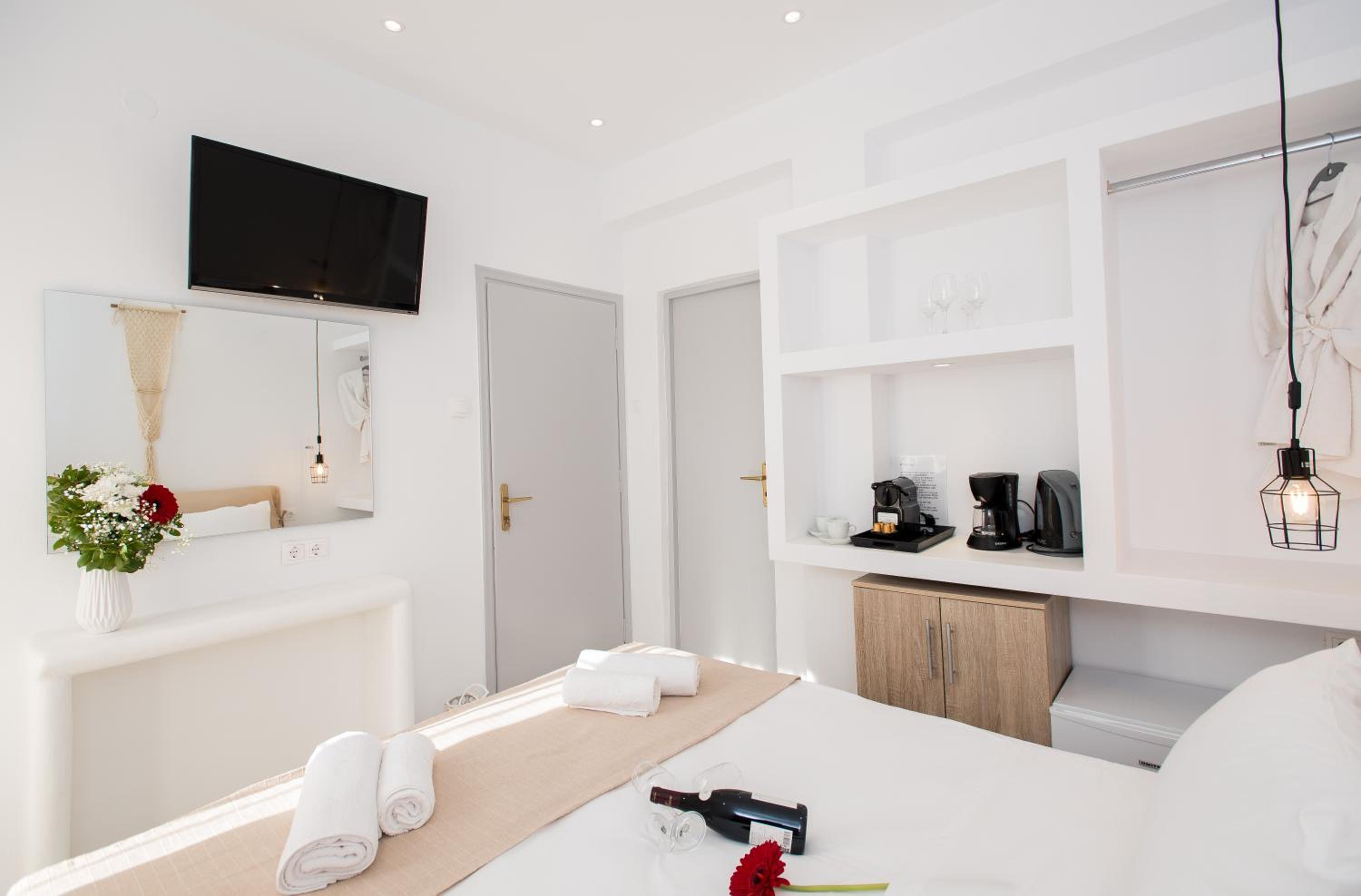 Myconian Little Venice Elite Suites with Sea View view 4