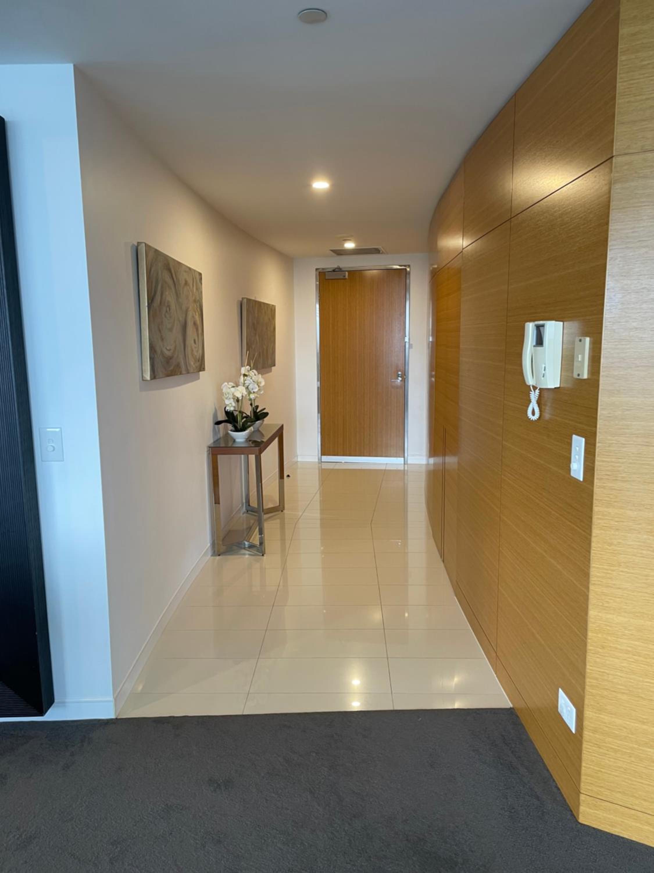 4 Bedroom Huge Sub Penthouse Oracle Level 31 Magnif VIEWS 260m2 Family Skyhome Sleeps 8 Adults and 2 Children, Sofa Bed Portacot, High Chair Central to Eve