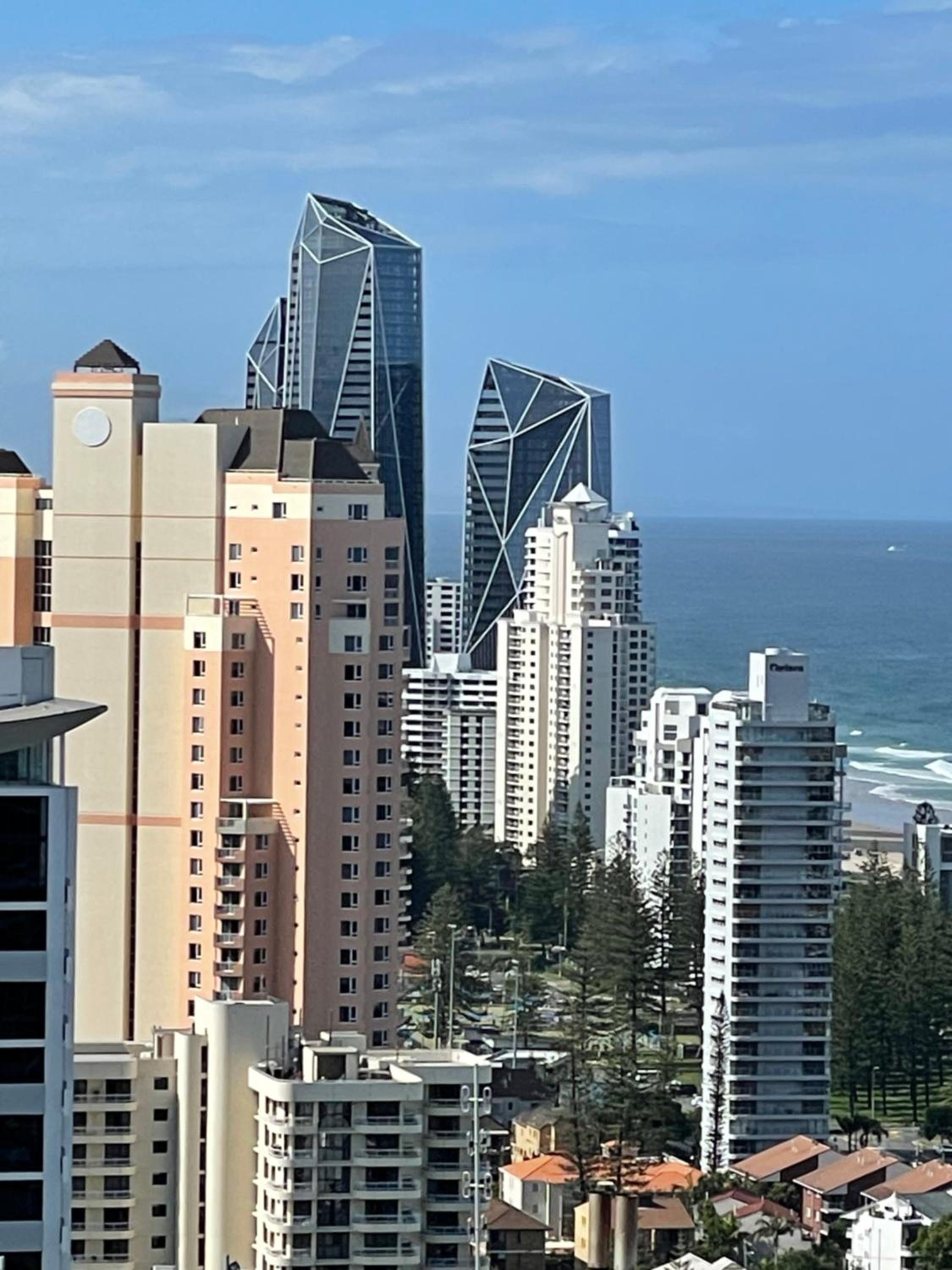 4 Bedroom Huge Sub Penthouse Oracle Level 31 Magnif VIEWS 260m2 Family Skyhome Sleeps 8 Adults and 2 Children, Sofa Bed Portacot, High Chair Central to Eve