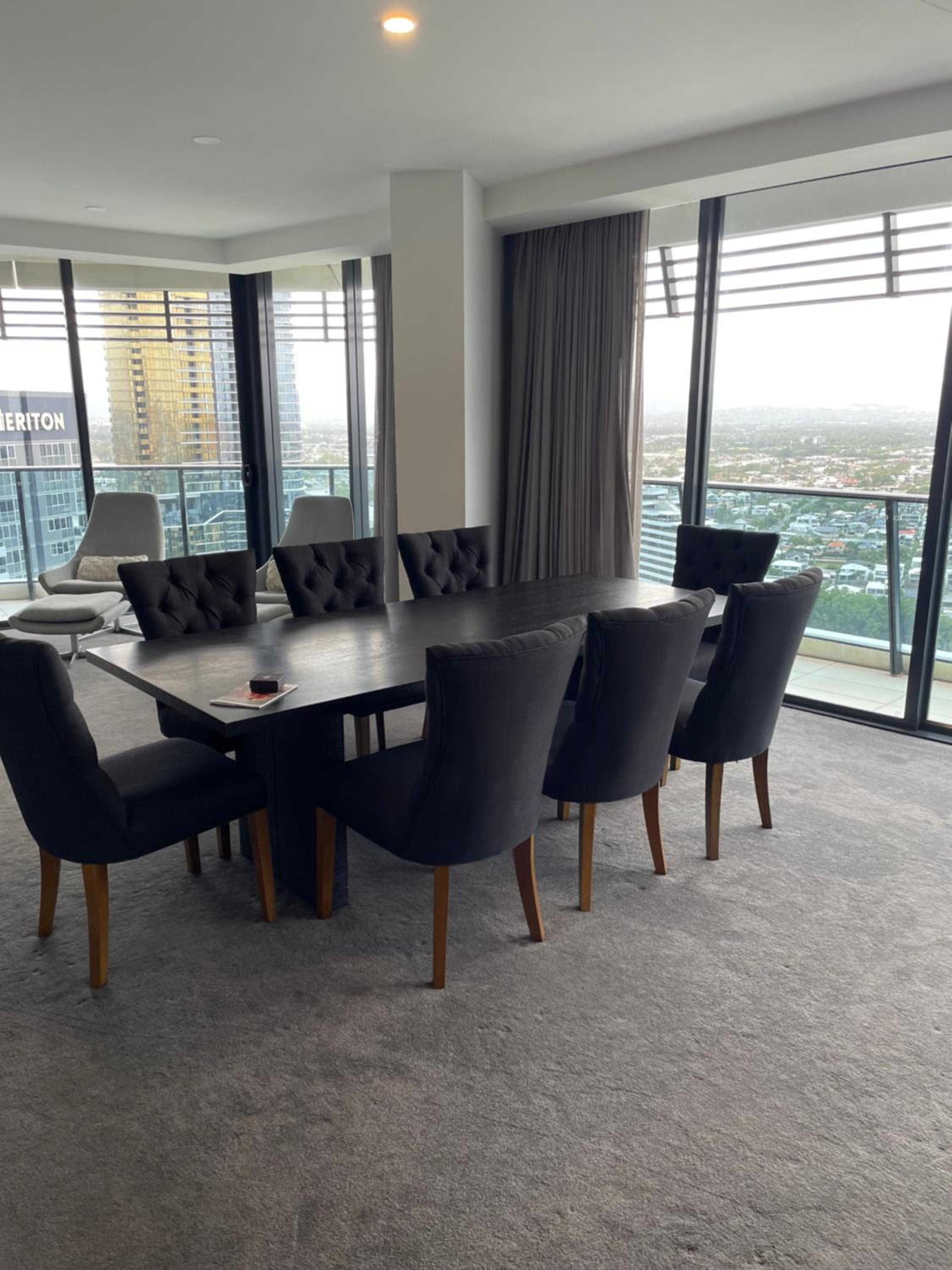 4 Bedroom Huge Sub Penthouse Oracle Level 31 Magnif VIEWS 260m2 Family Skyhome Sleeps 8 Adults and 2 Children, Sofa Bed Portacot, High Chair Central to Eve