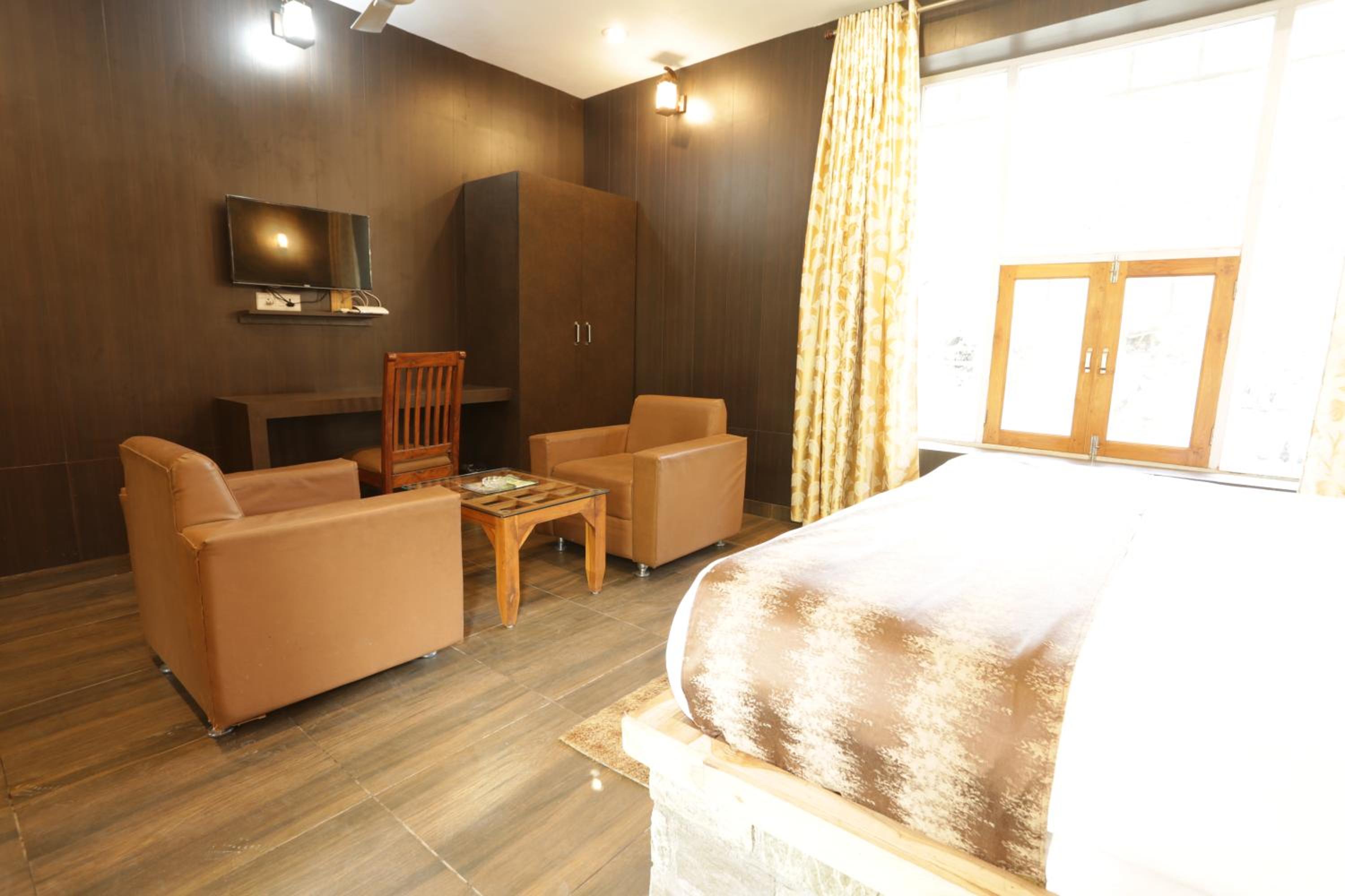Photo 8