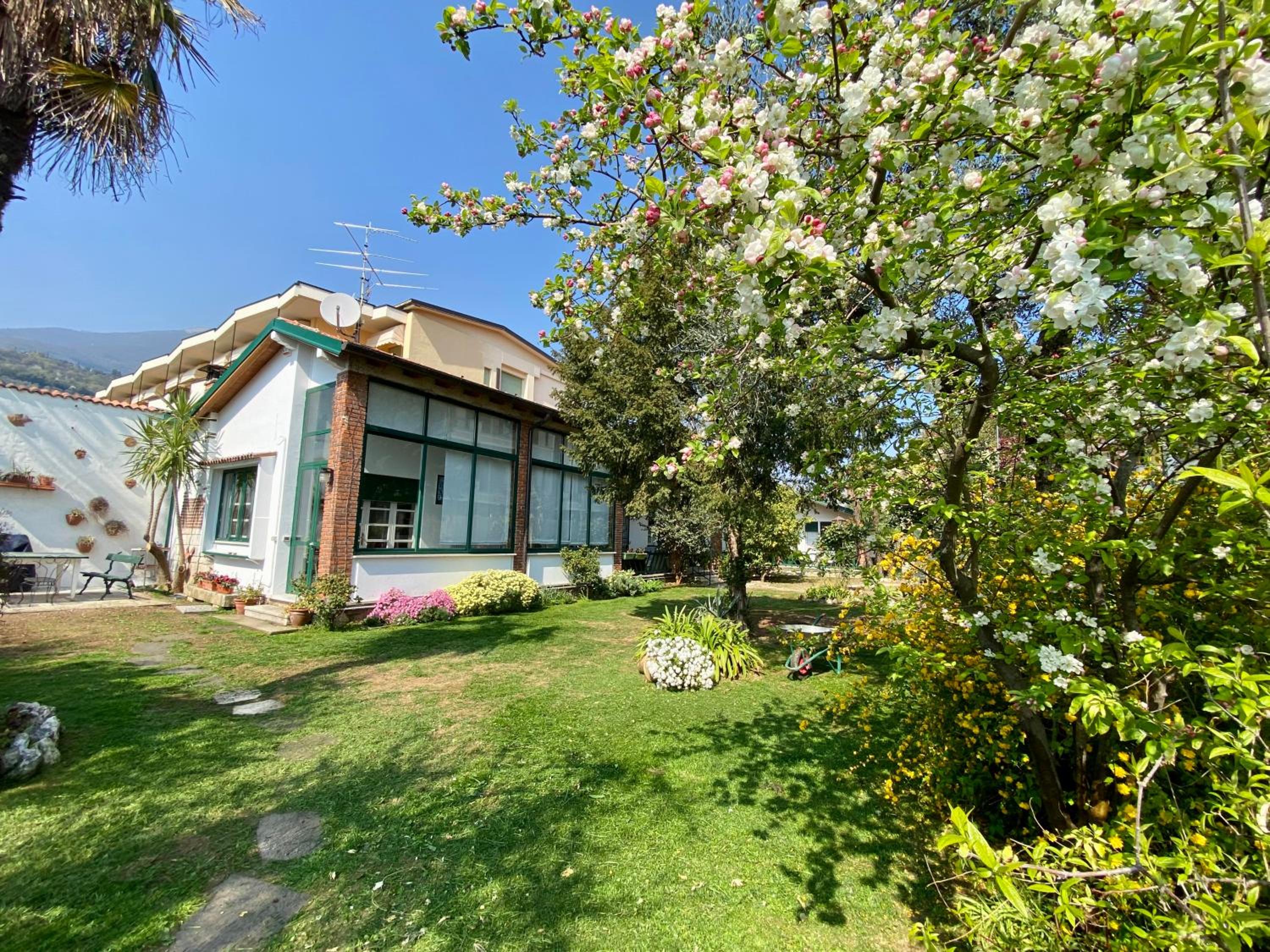 Casa vacanze Gabbianella villa con giardino lungolago Maderno photo 1