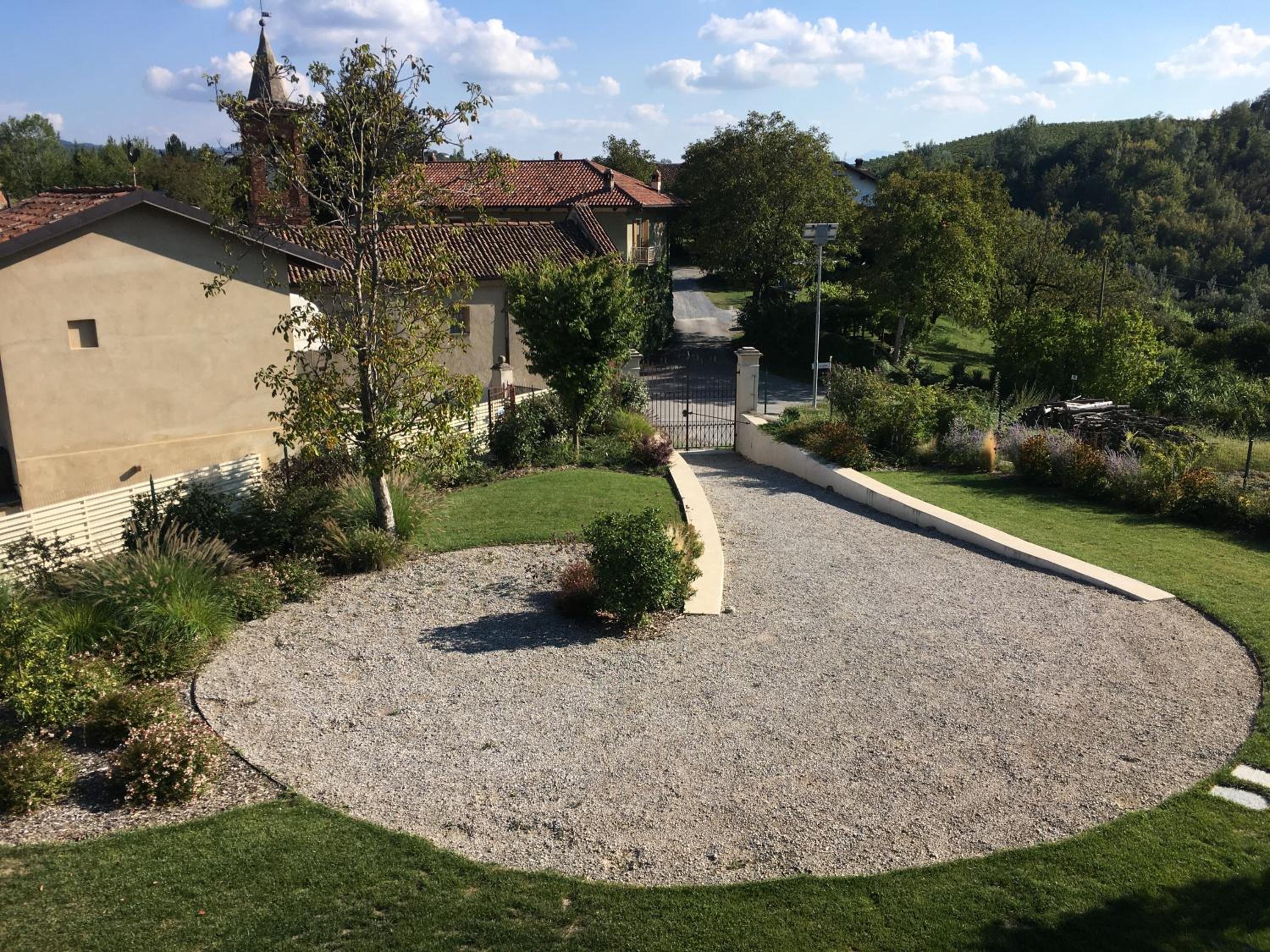Villa Leolo' Monforte d'Alba view 4