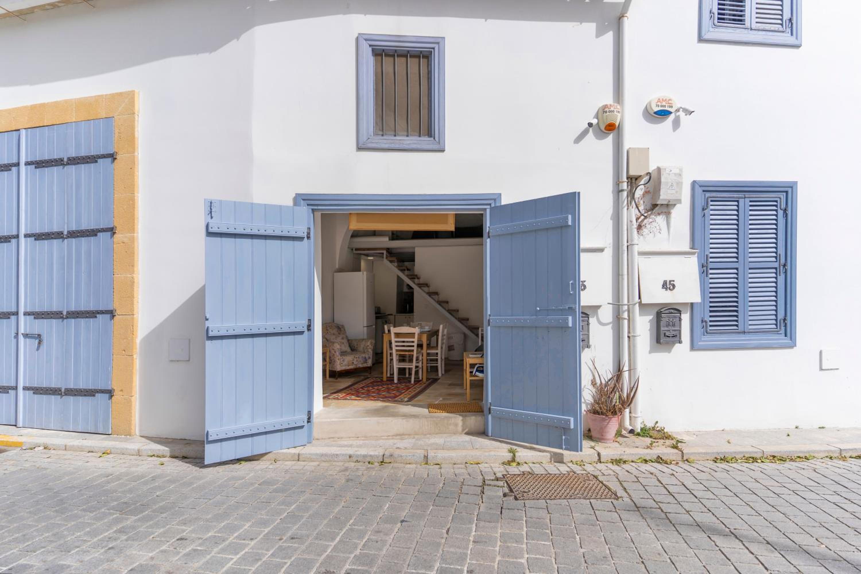 Hotel To Hani - Kamara Studio - Image 1