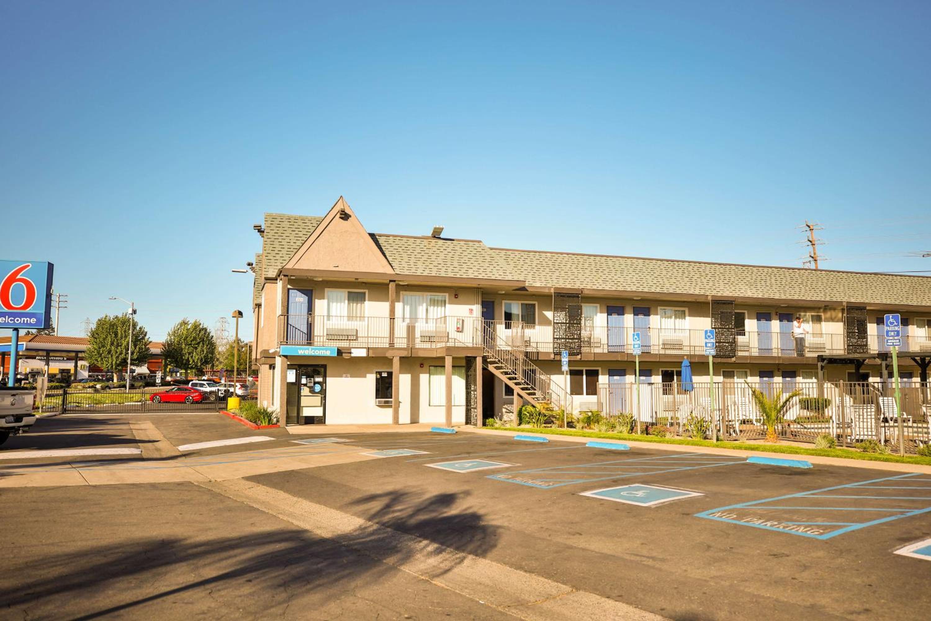 Hotel Motel 6-Sacramento, CA - Central - Image 1