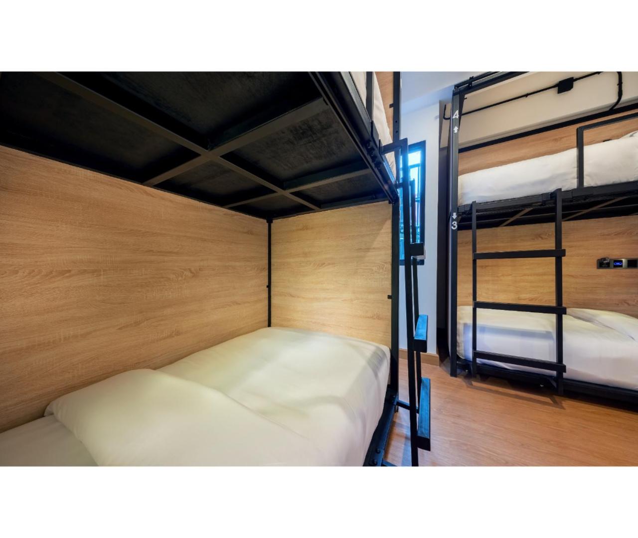 Siam Subway Hostel and Café