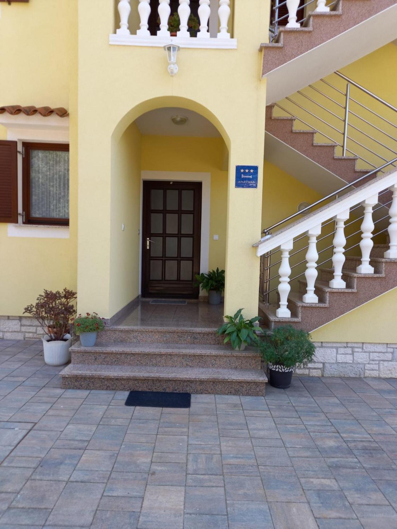 Apartment Smajlovic view 2