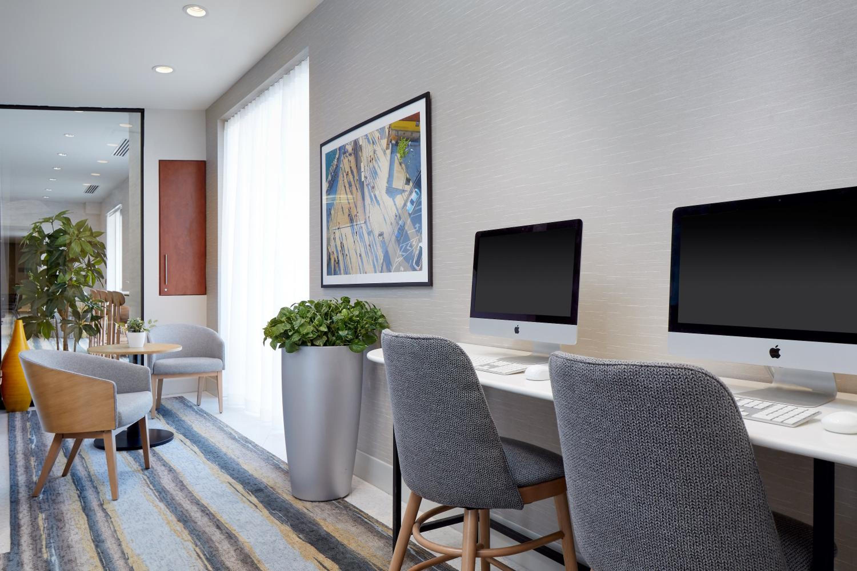Holiday Inn  Suites Montreal Airport, an IHG Hotel - Property Image 5
