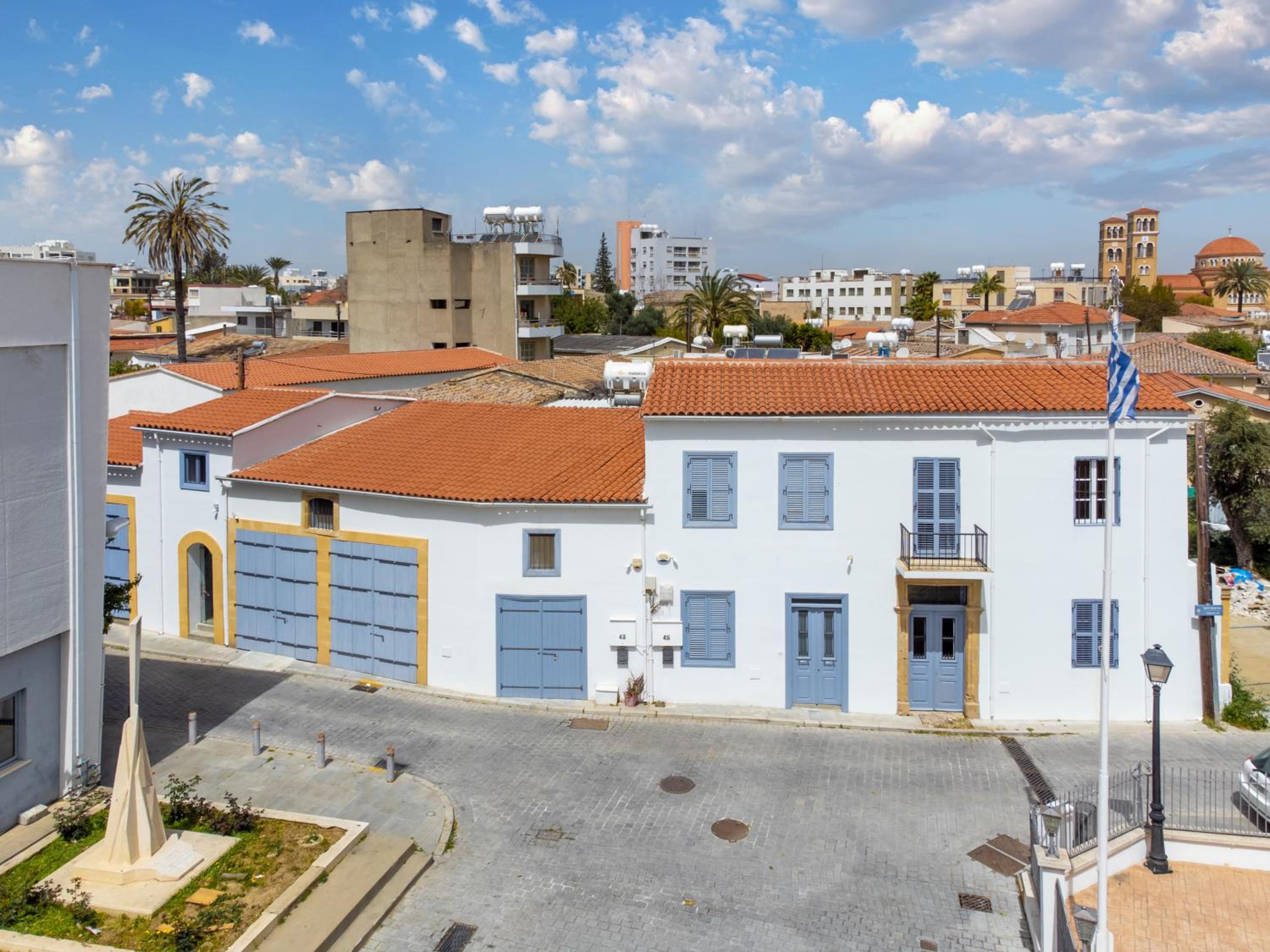 Hotel To Hani - Kamara Maisonette - Image 1