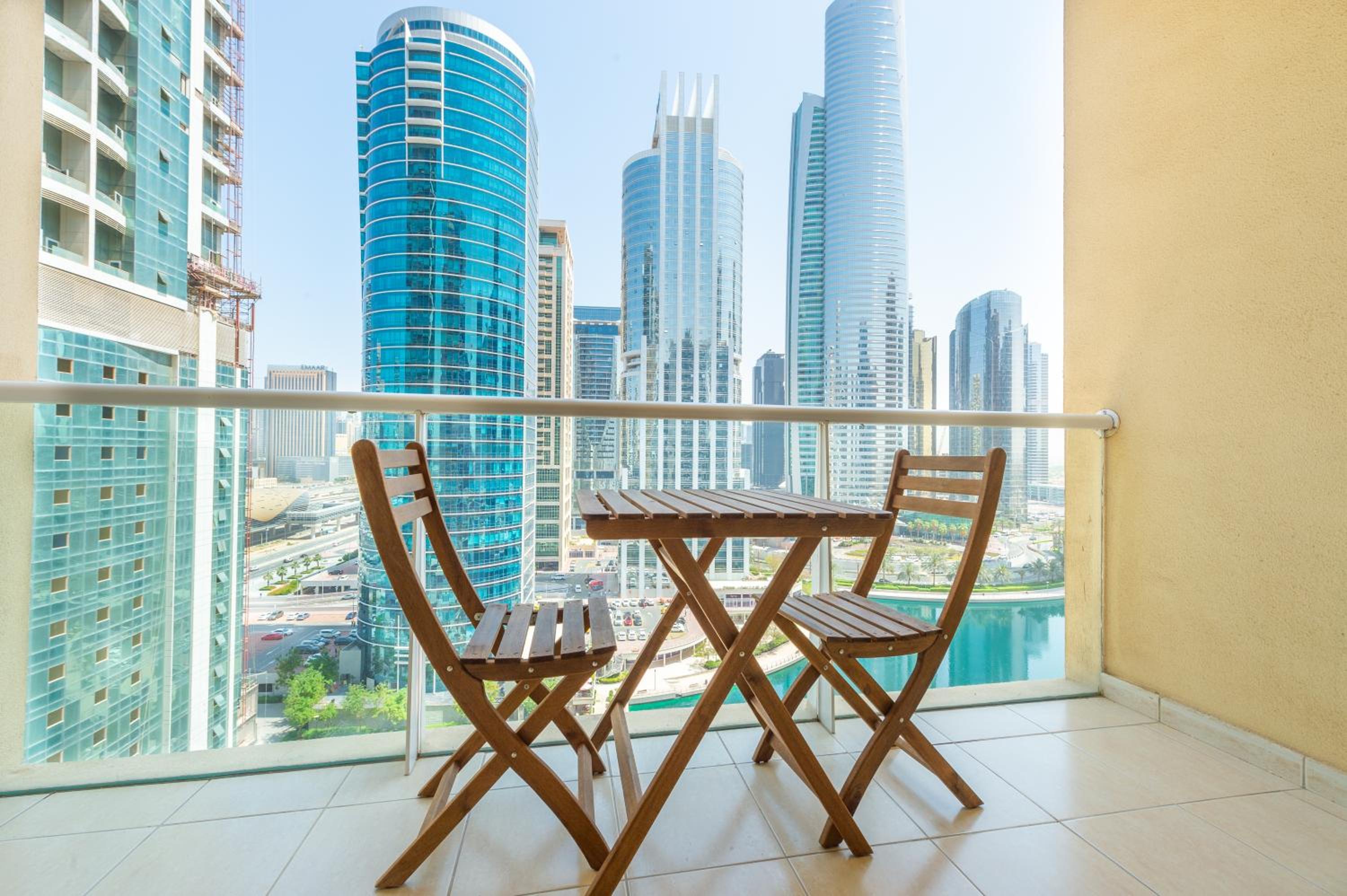 Elegant and spacious 1bed with 2 balconies in JLT - LAKV