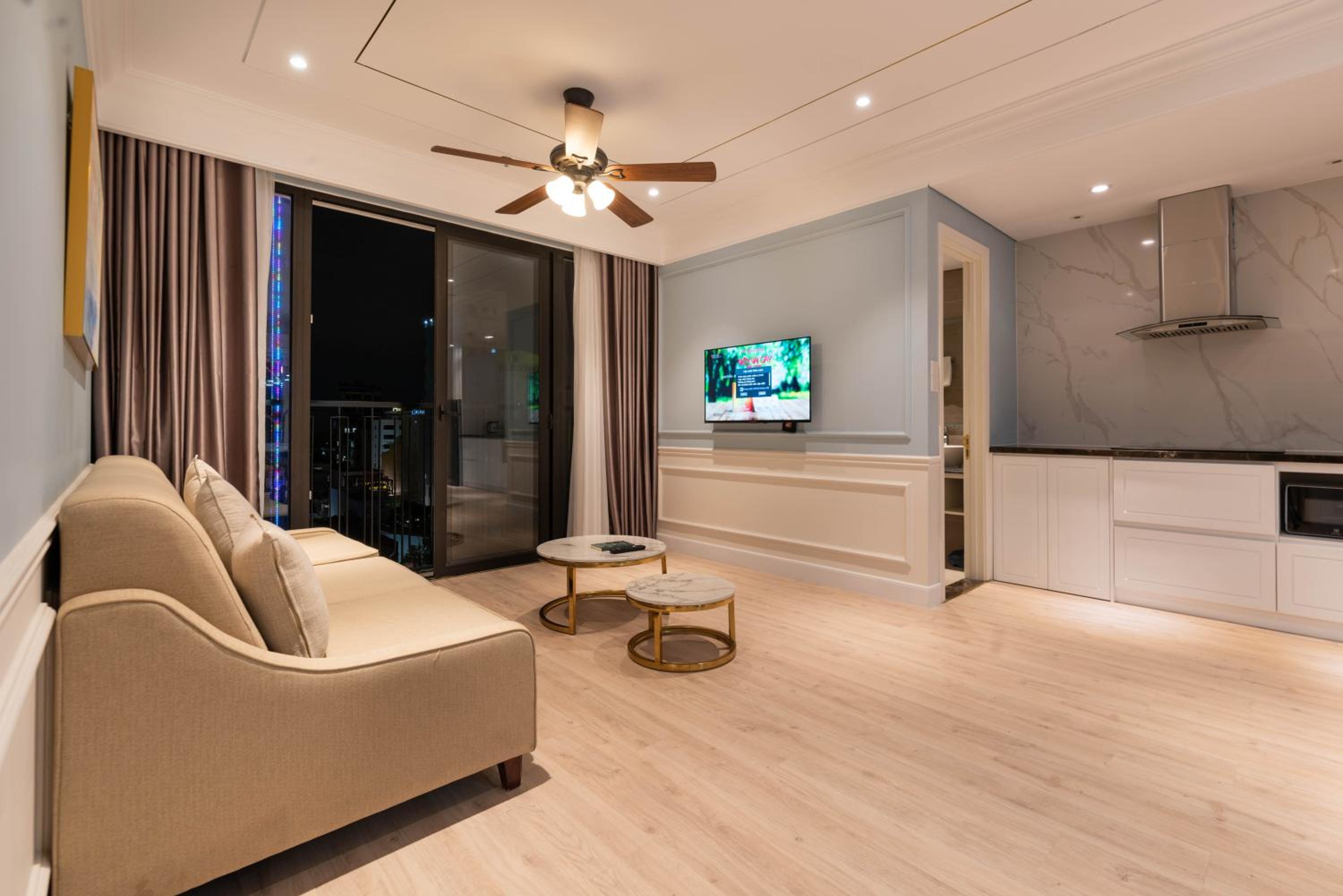 Louis Mo Apartment