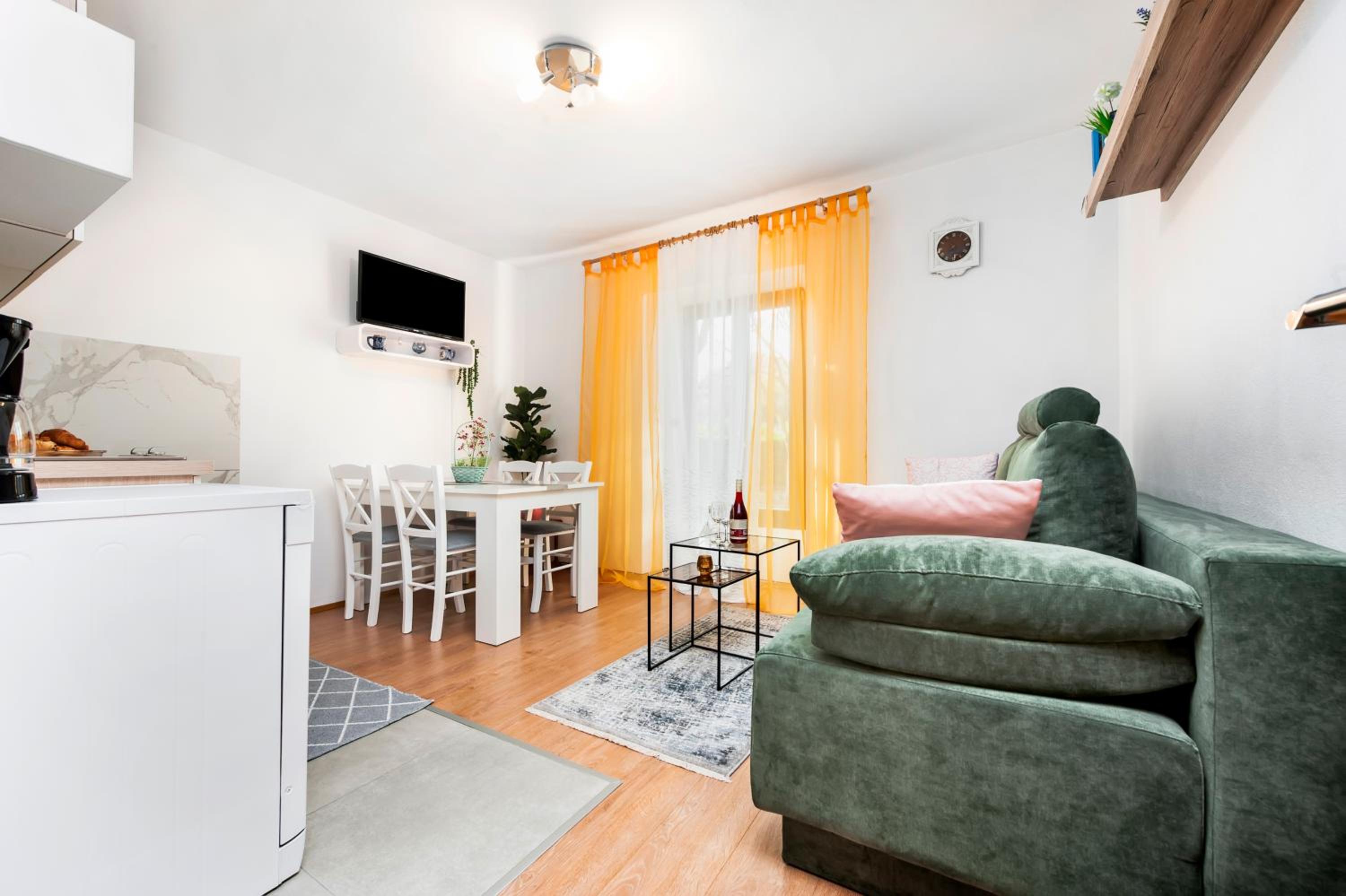 Apartment Roze view 5