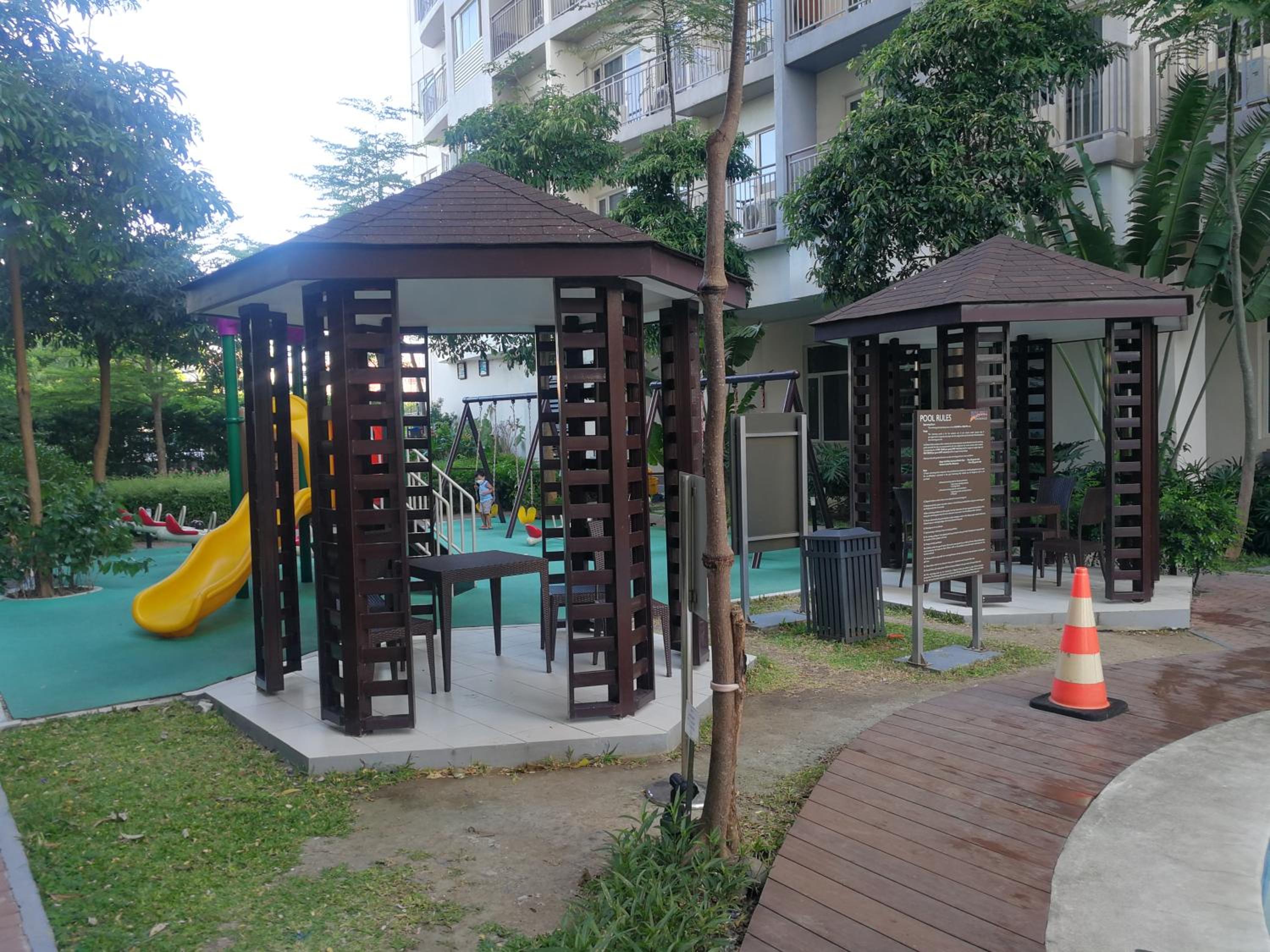 SM South Residences, 1 bedroom with balcony. view 3