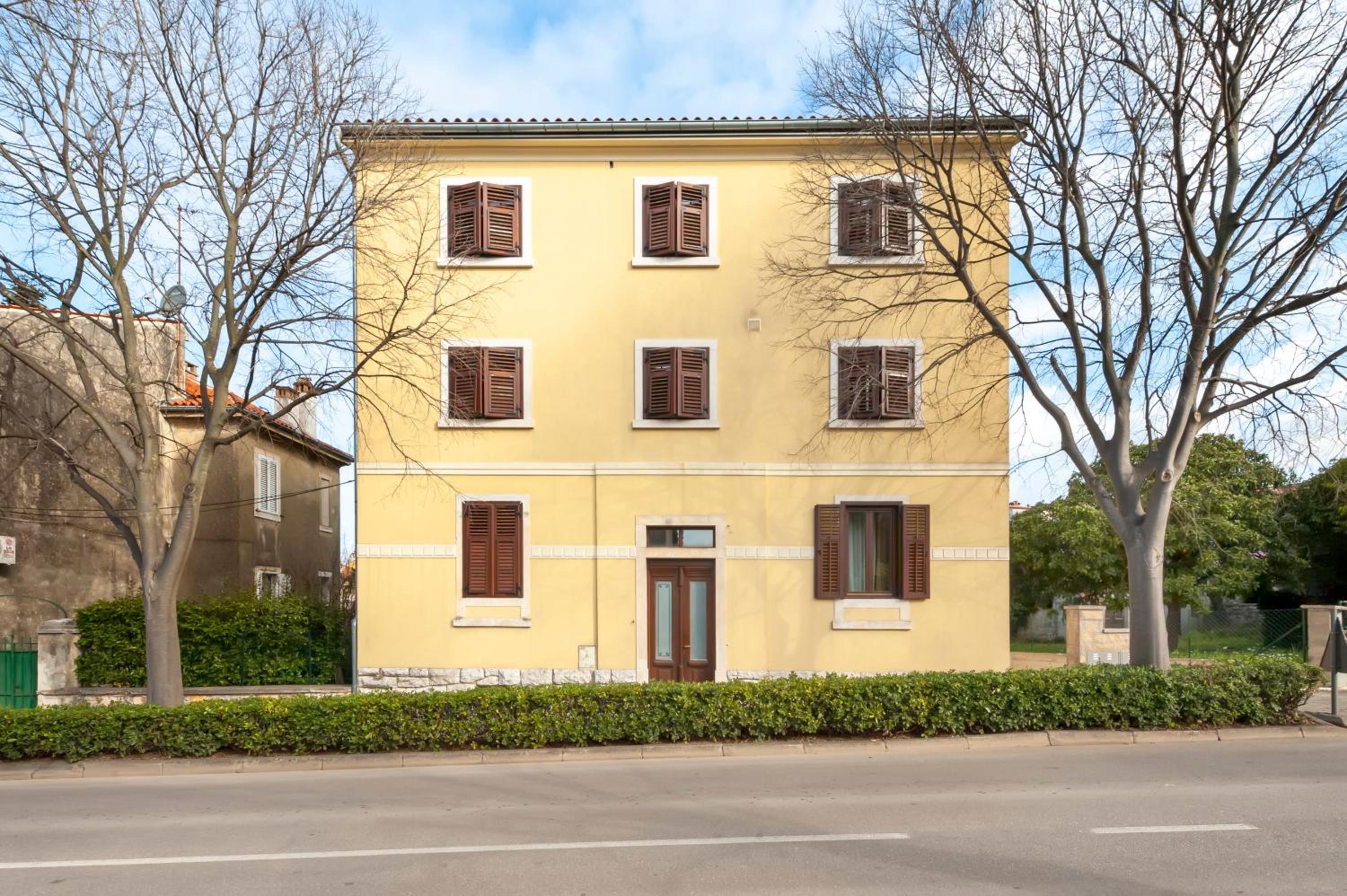 Apartment Roze view 3