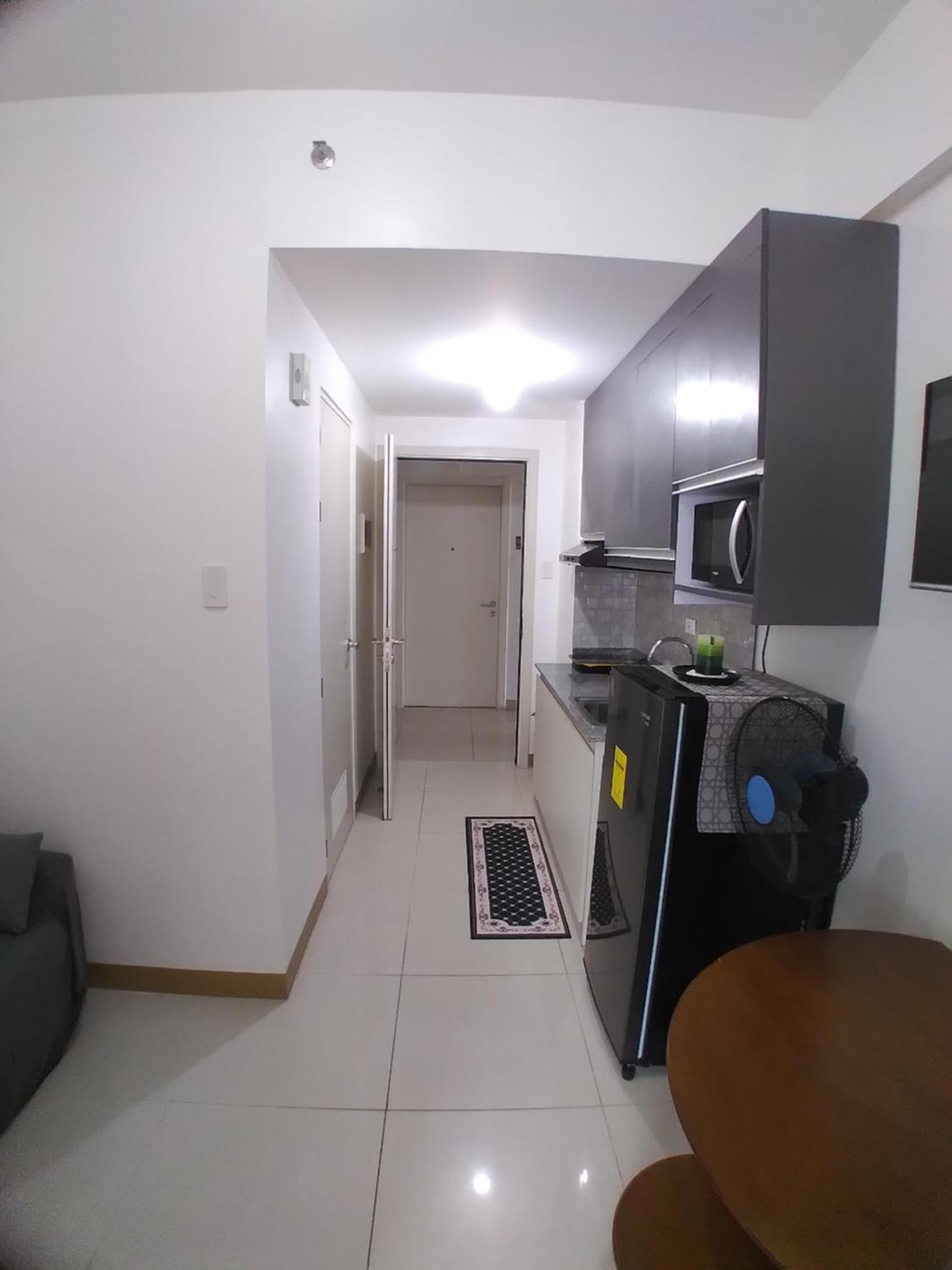 SM South Residences, 1 bedroom with balcony. view 5