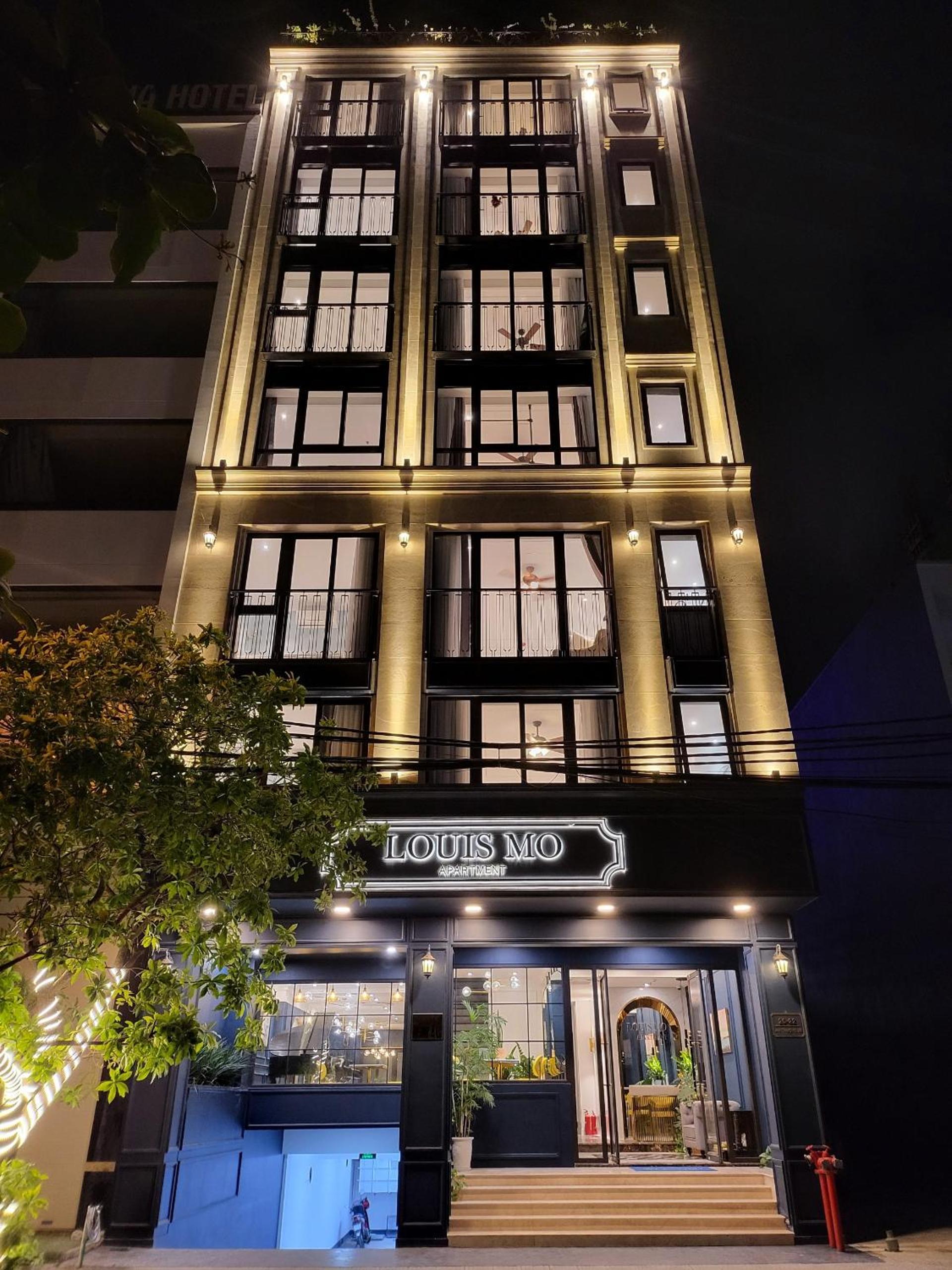 Louis Mo Apartment