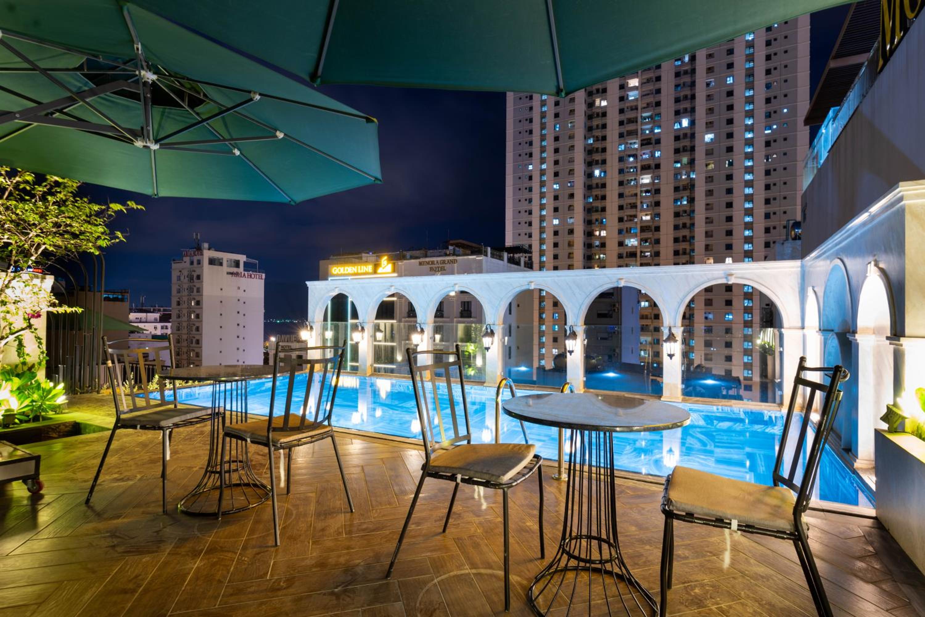 Louis Mo Apartment