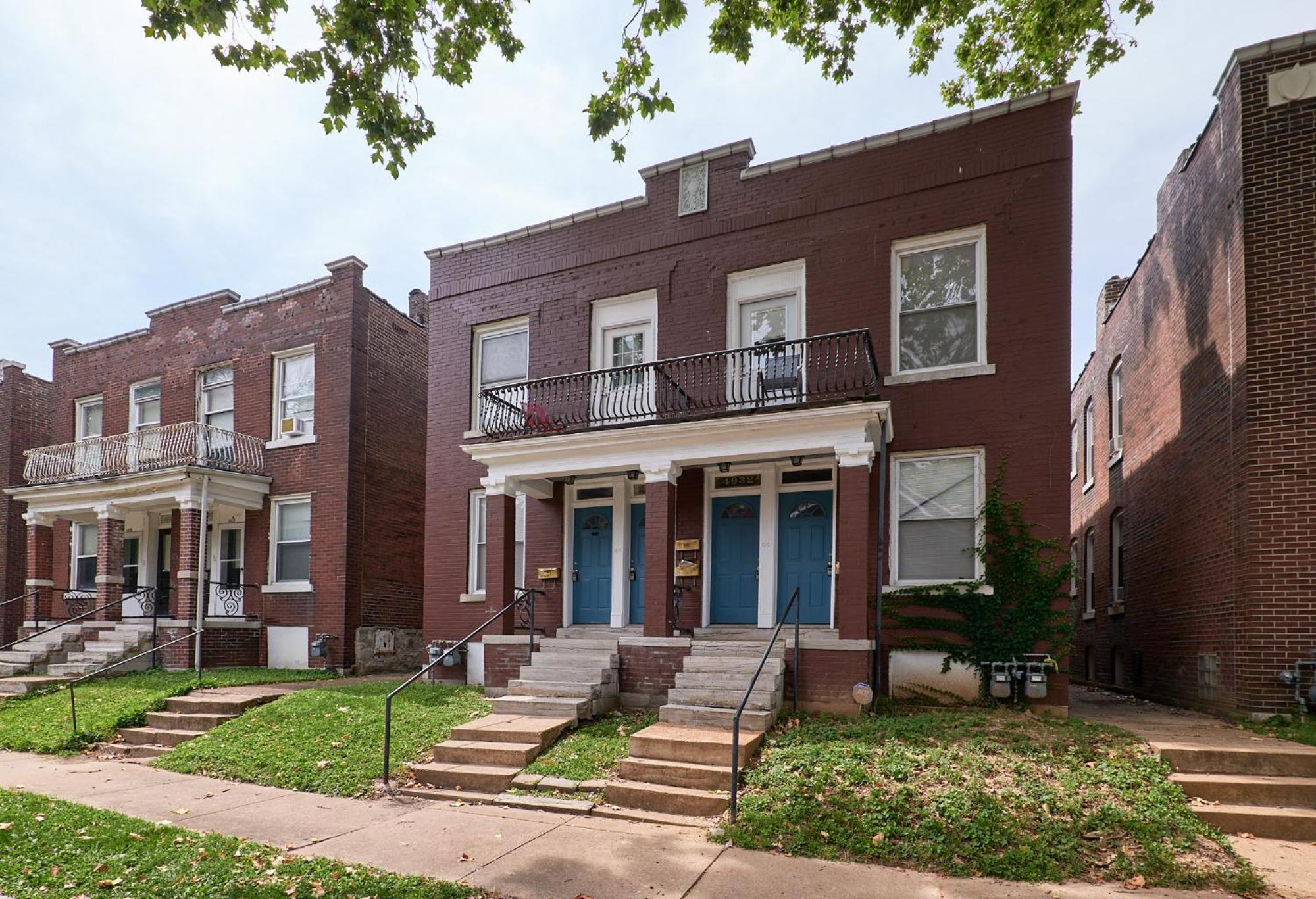 1 Bd Apt near forest park, Science Center & dining view 2
