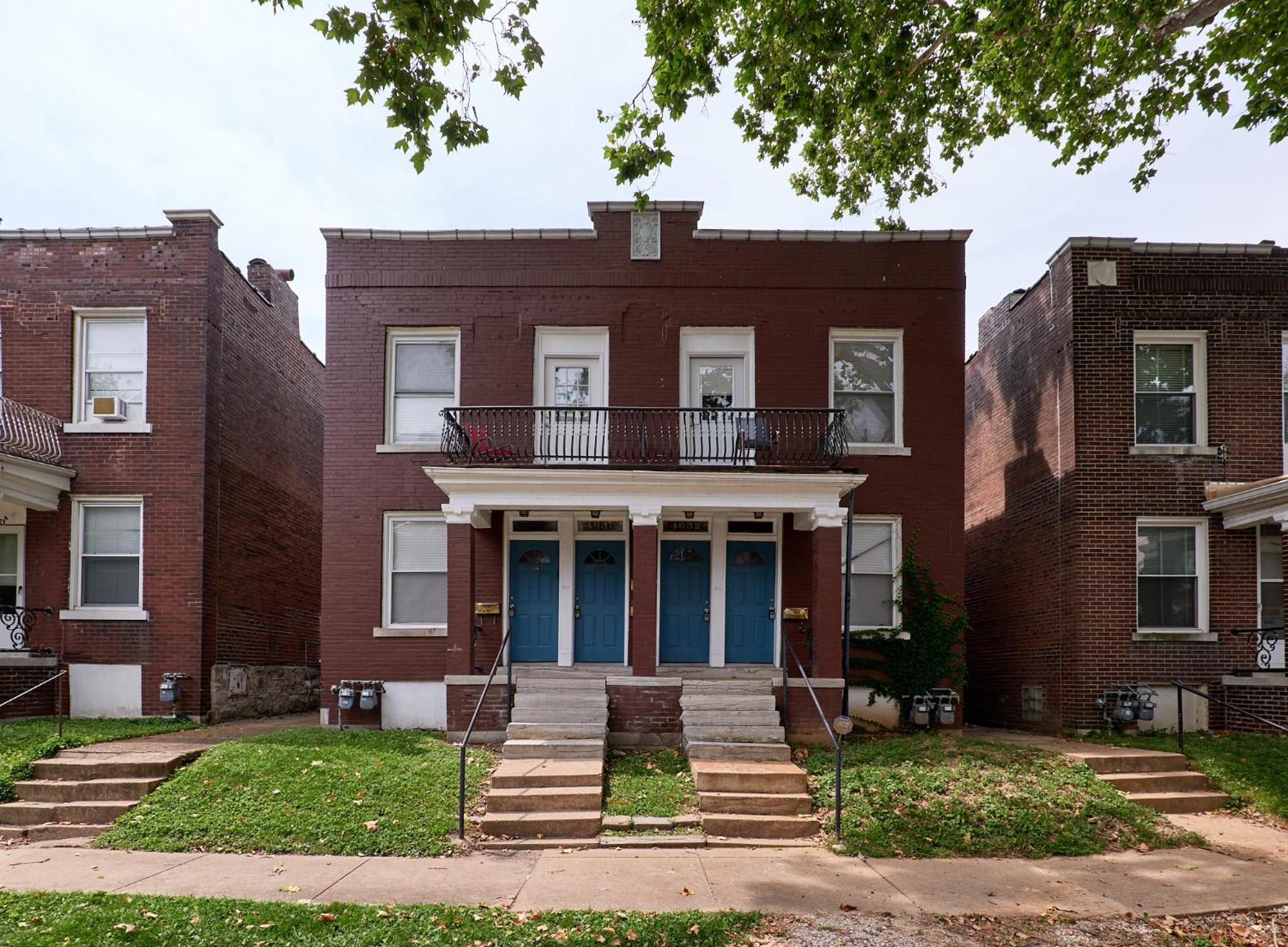 1 Bd Apt near forest park, Science Center & dining view 3