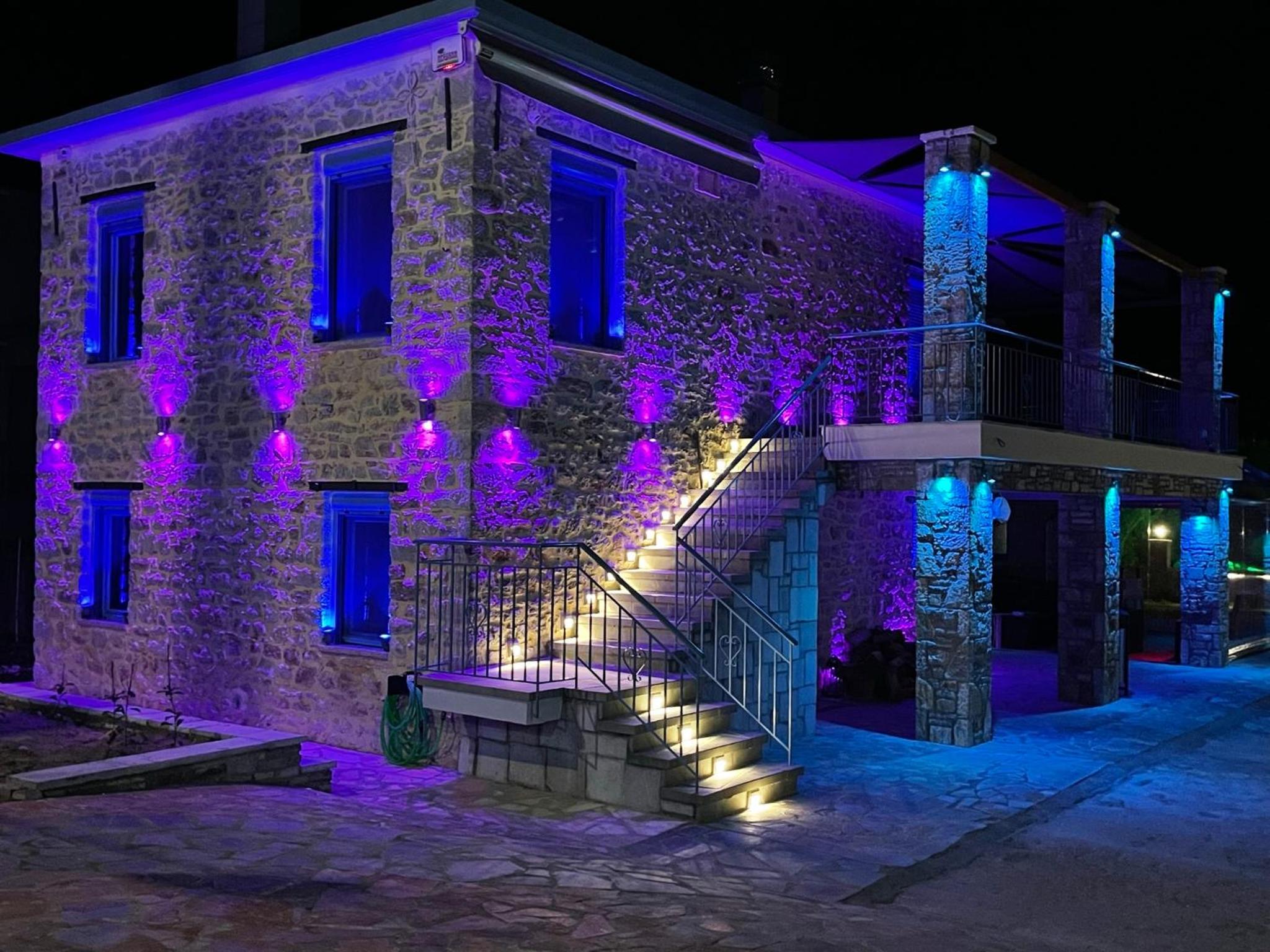 ΒΙΛΛΑ ΤΟ ΠΕΤΡΙΝΟ stone bild villa full equipment view 3