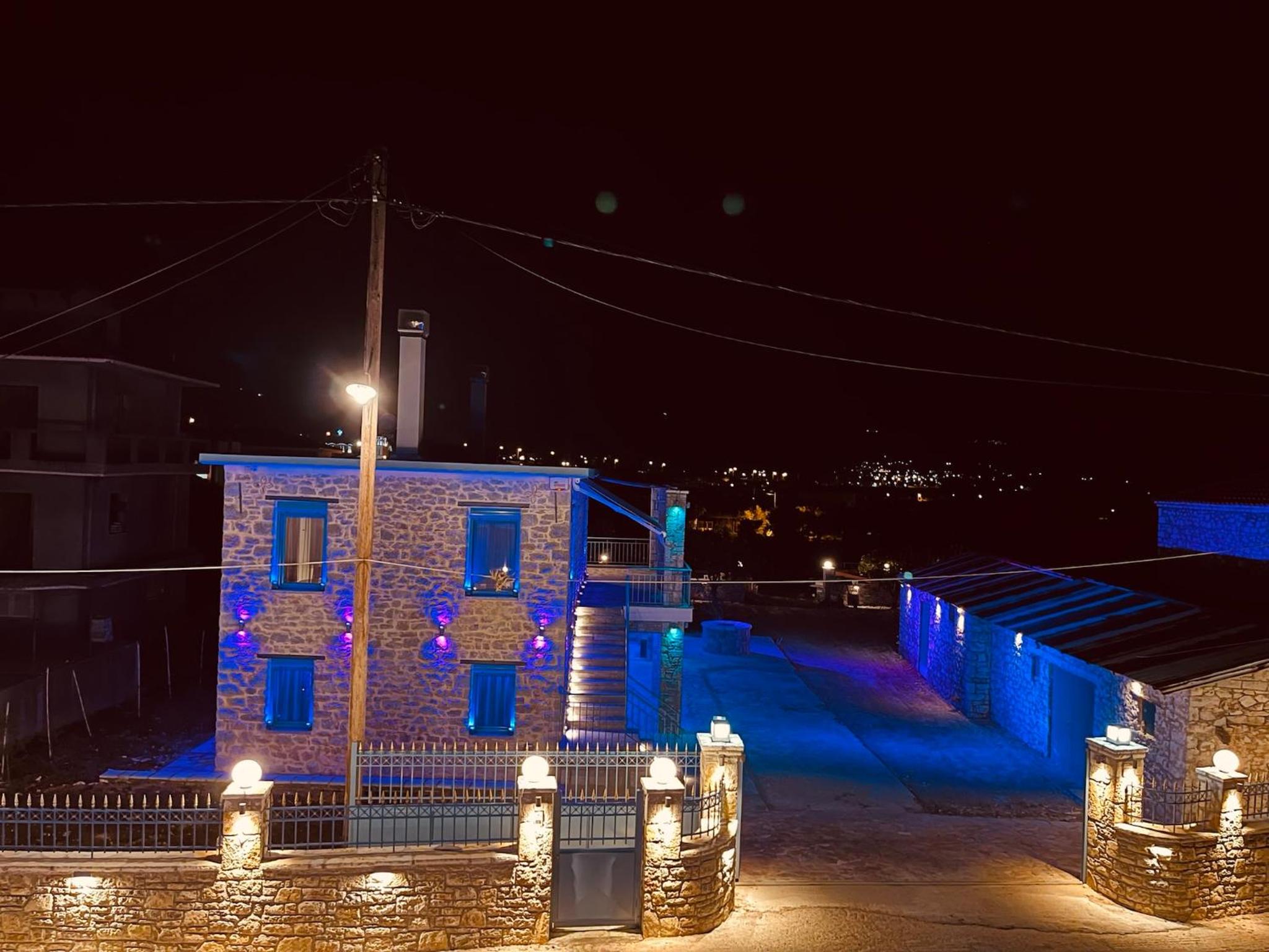ΒΙΛΛΑ ΤΟ ΠΕΤΡΙΝΟ stone bild villa full equipment view 5