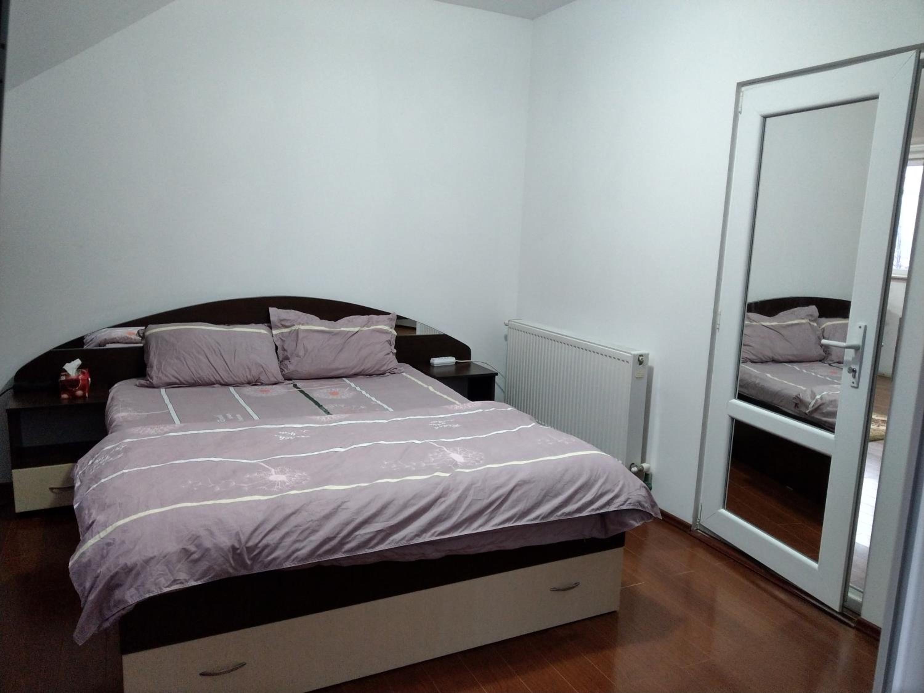 Apartament 5 camere cu balcon Costinesti plaja 5 minute Nucilor 6 view 2