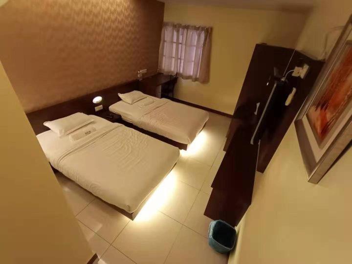 Home Inn (M4) photo 1