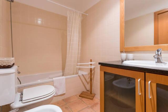 Spacious Terrace Apt Pool & Tennis - MARINA Lagos view 5