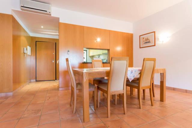 Spacious Terrace Apt Pool & Tennis - MARINA Lagos view 4