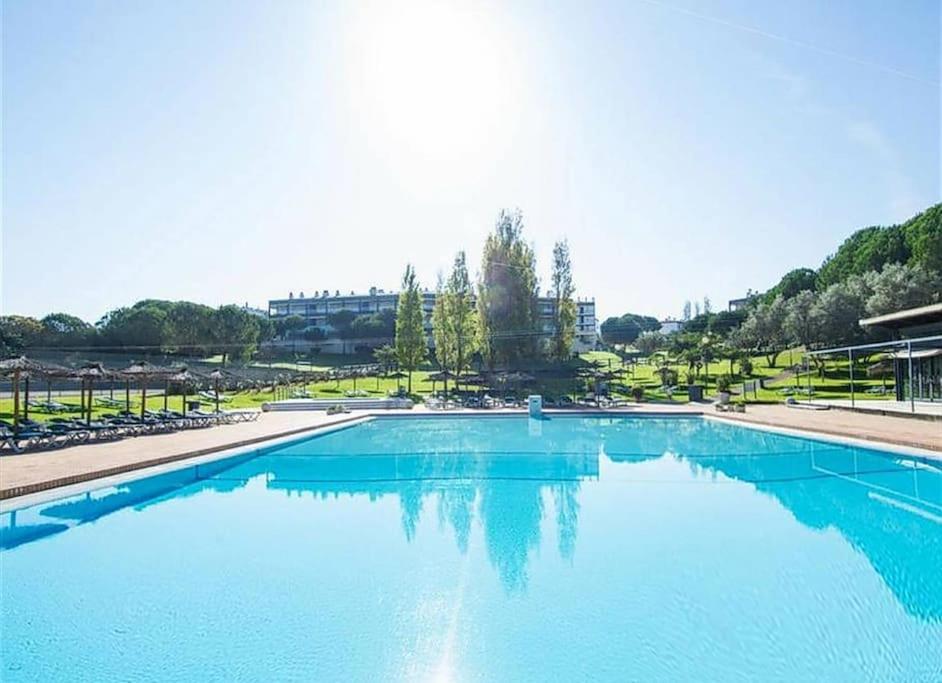Spacious Terrace Apt Pool & Tennis - MARINA Lagos view 3