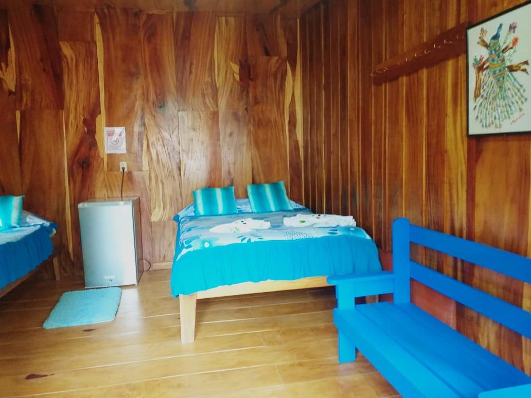 Pensión y Cabinas Colibrí B&B Costa Rica