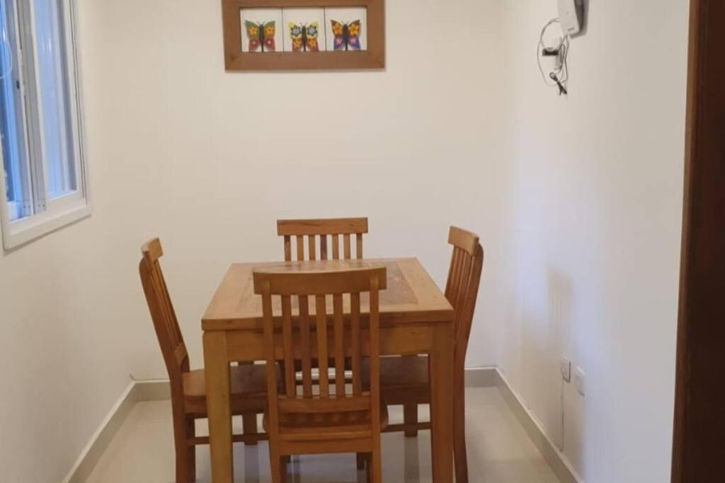 Casa com varanda, ar condicionado pet friendly